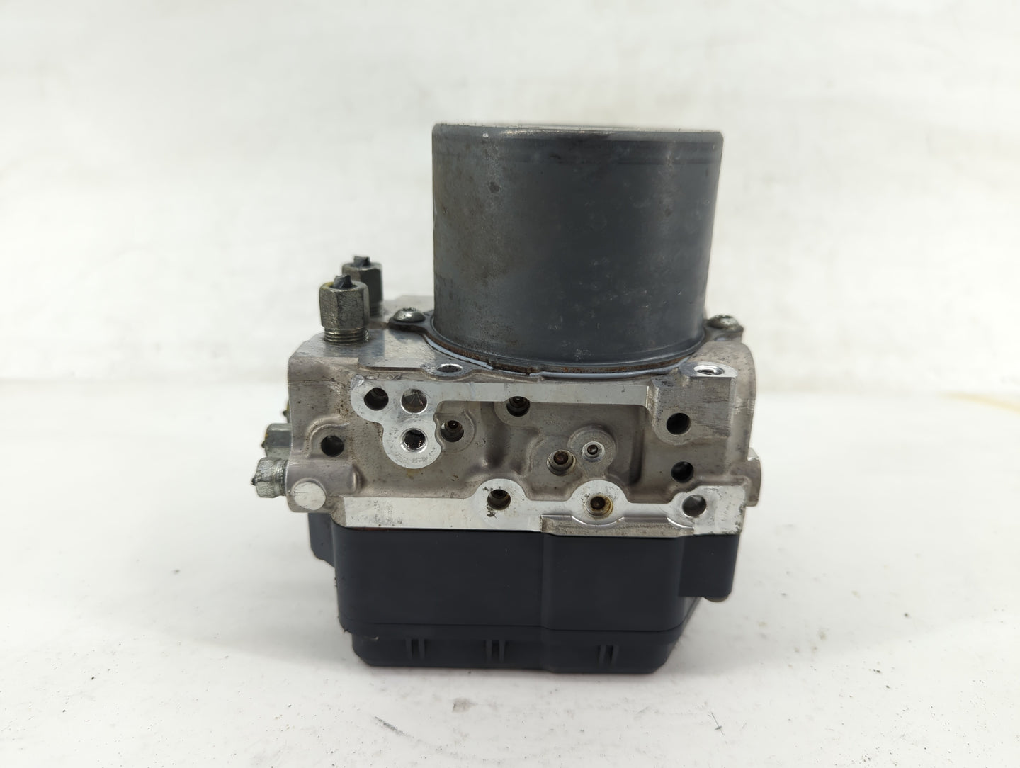 2016-2017 Infiniti Q50 ABS Pump Control Module Replacement P/N:133000-0802 47660 4GK0A Fits Fits 2016 2017 OEM Used Auto Par