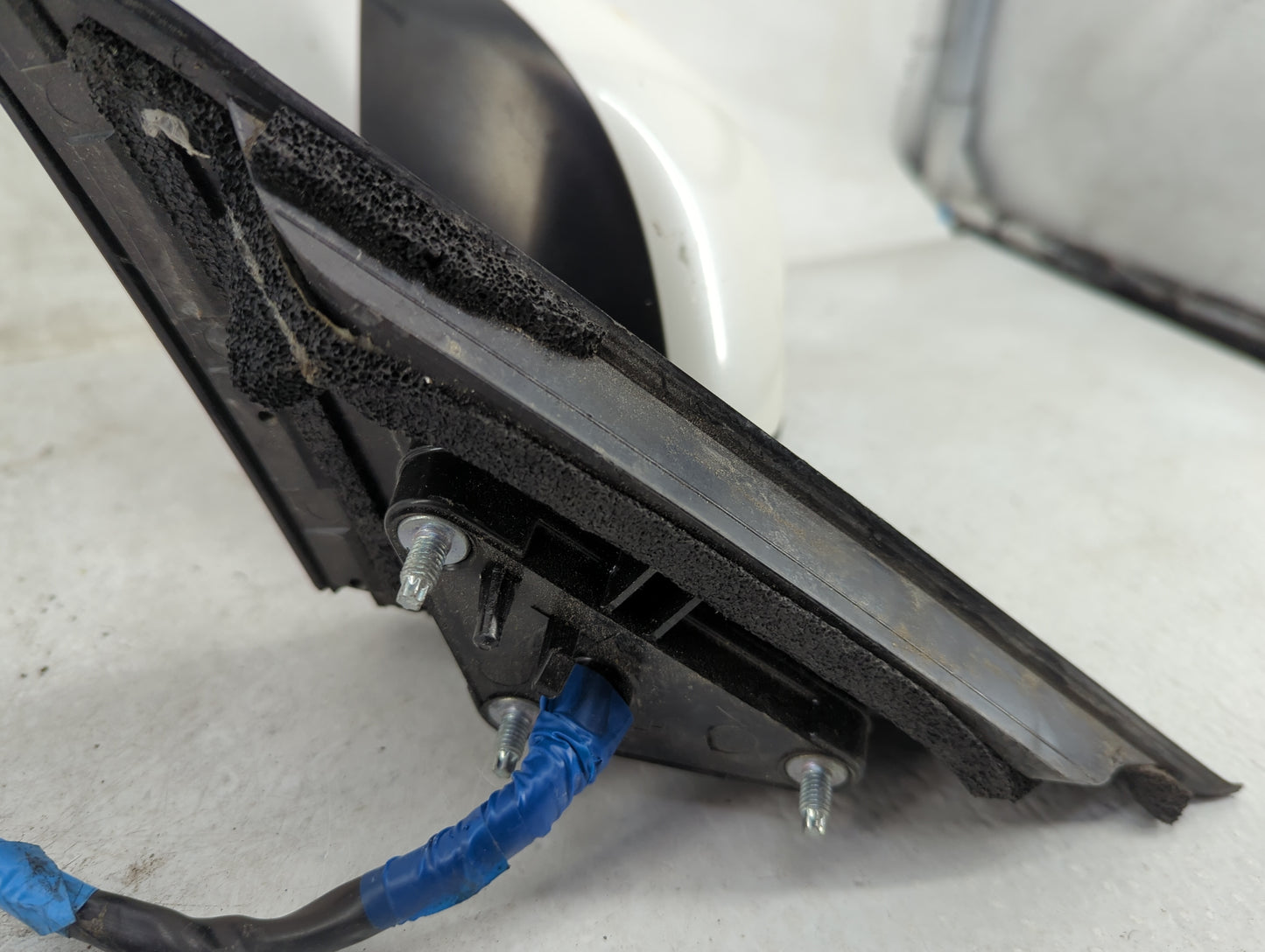 2016-2017 Infiniti Q50 Driver Side View Mirror - Left Door Mirror OEM Used - Oemusedautoparts1.com