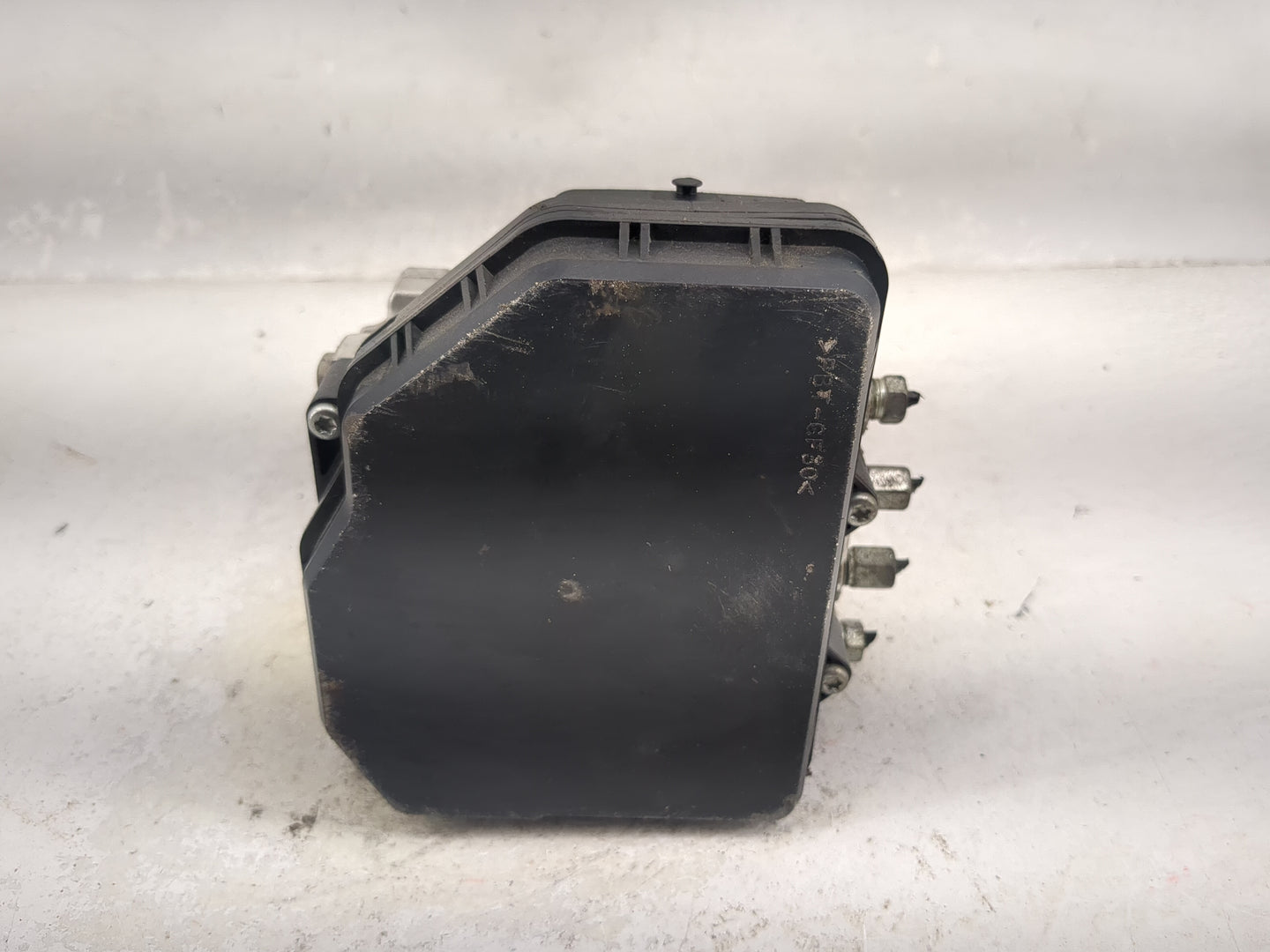 2016-2017 Infiniti Q50 ABS Pump Control Module Replacement P/N:476604GK0A 133000-0802 Fits Fits 2016 2017 OEM Used Auto Part
