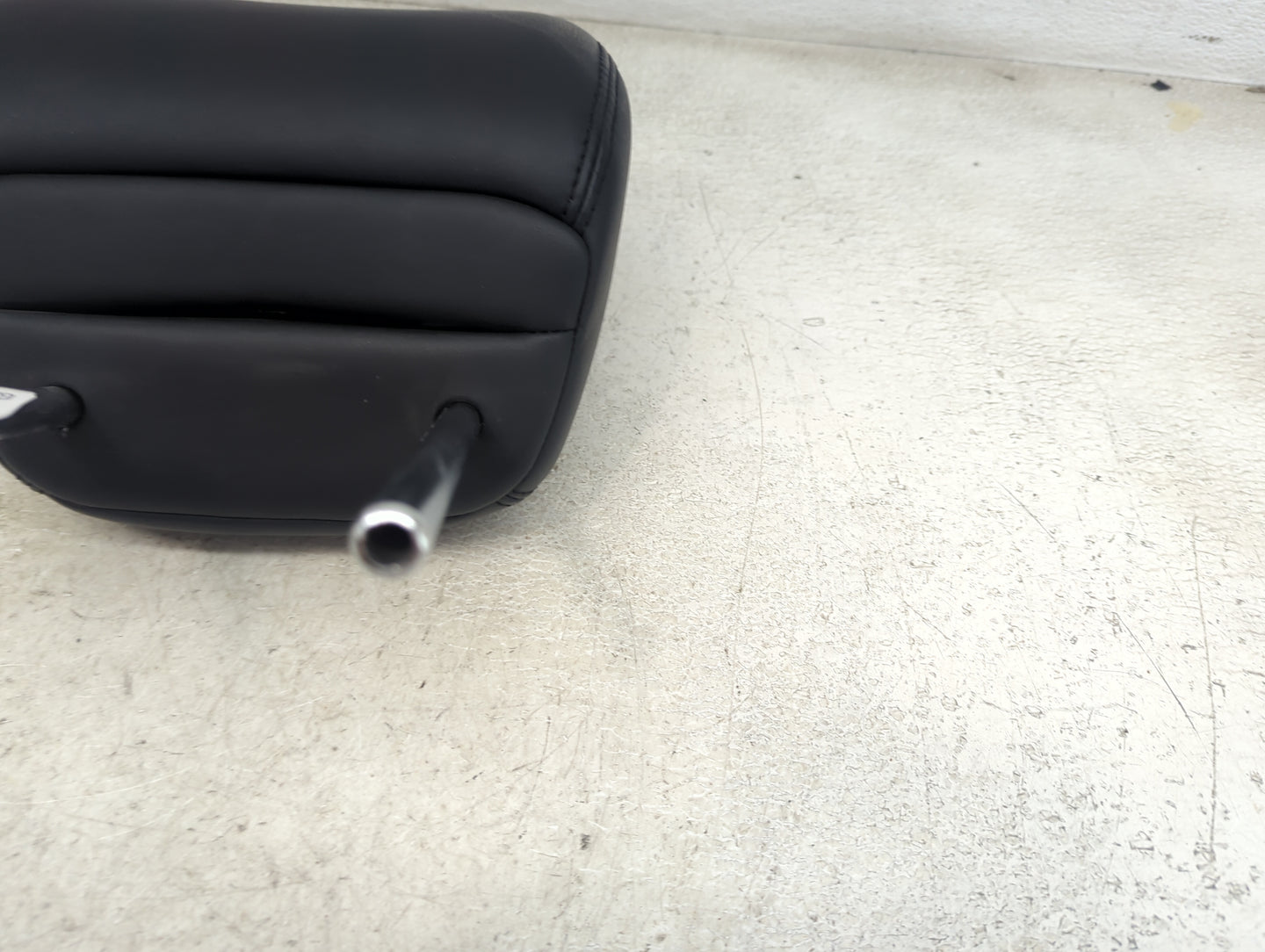2017 Infiniti Q50 Headrest Head Rest Front Driver Seat Black 1472706 - Oemusedautoparts1.com