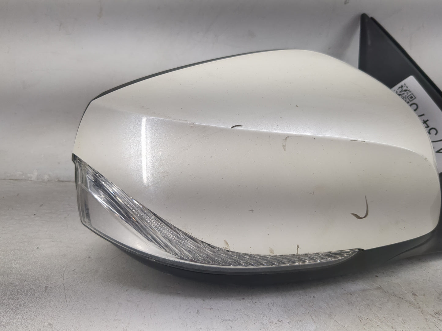2014-2020 Infiniti Q50 Passenger Side View Mirror - Right Door Mirror OEM Used - Oemusedautoparts1.com