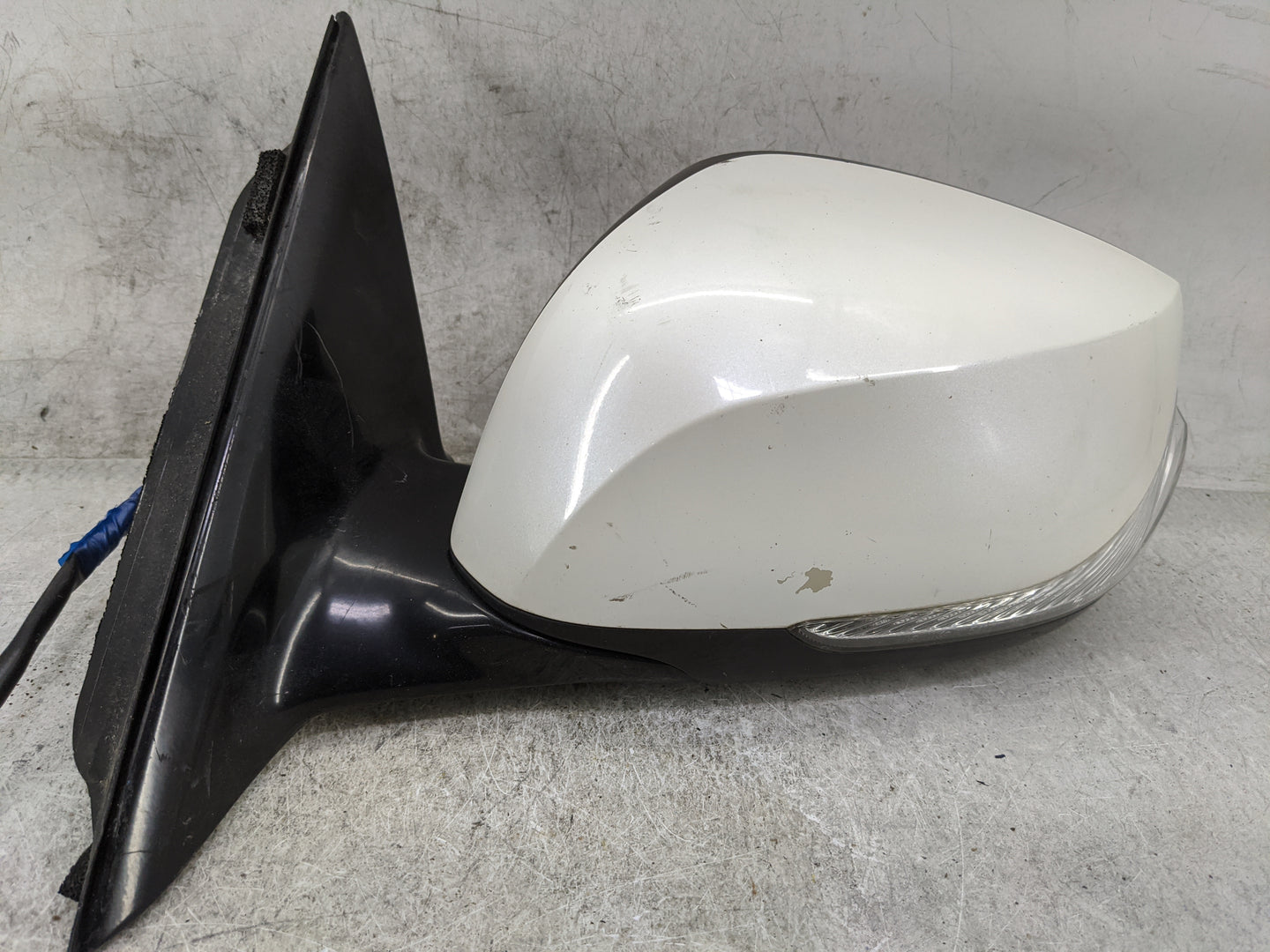 2014-2020 Infiniti Q50 Driver Side View Mirror - Left Door Mirror OEM Used - Oemusedautoparts1.com