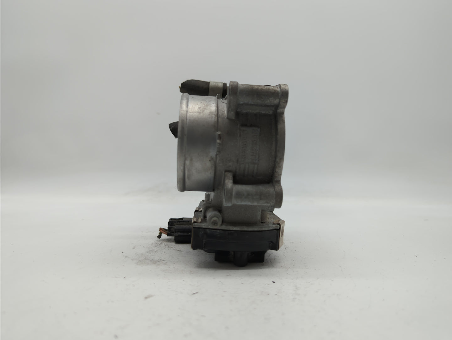 2016-2018 Infiniti Q50 Throttle Body P/N:RME60-52 Fits Fits 2016 2017 2018 OEM Used Auto Parts - Oemusedautoparts1.com