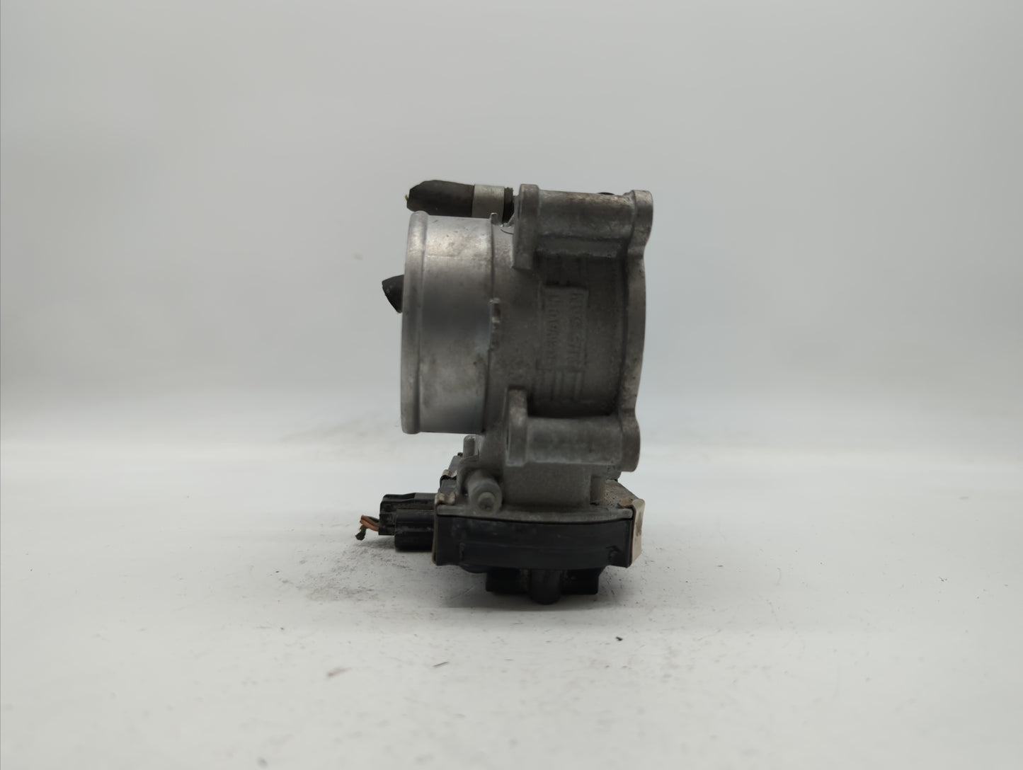 2016-2018 Infiniti Q50 Throttle Body P/N:RME60-52 Fits Fits 2016 2017 2018 OEM Used Auto Parts - Oemusedautoparts1.com