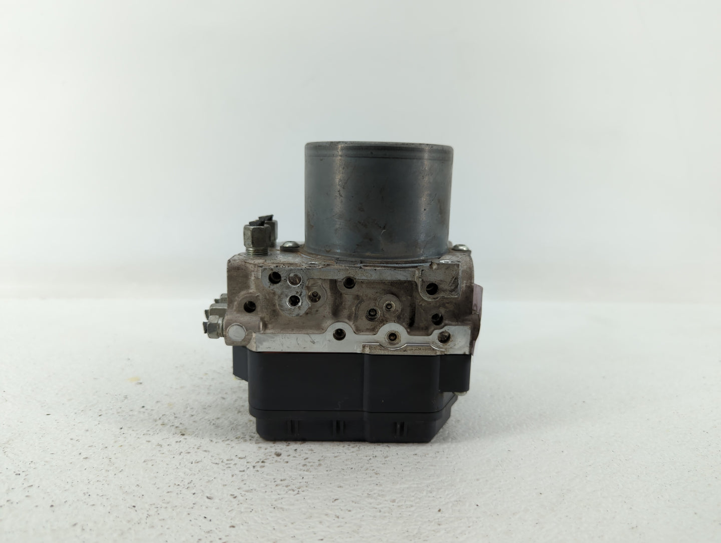2016-2018 Infiniti Q50 ABS Pump Control Module Replacement P/N:47660 4GH0A 47660 4GF0A Fits Fits 2016 2017 2018 OEM Used Aut