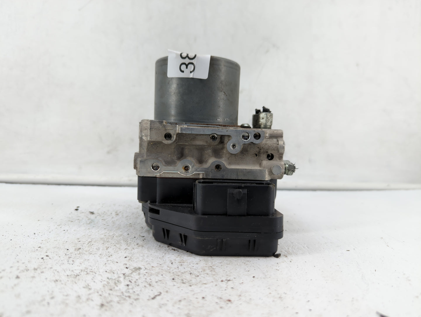 2016-2017 Infiniti Q50 ABS Pump Control Module Replacement P/N:47660 4GH0A 47660 4GK0A Fits Fits 2016 2017 OEM Used Auto Par