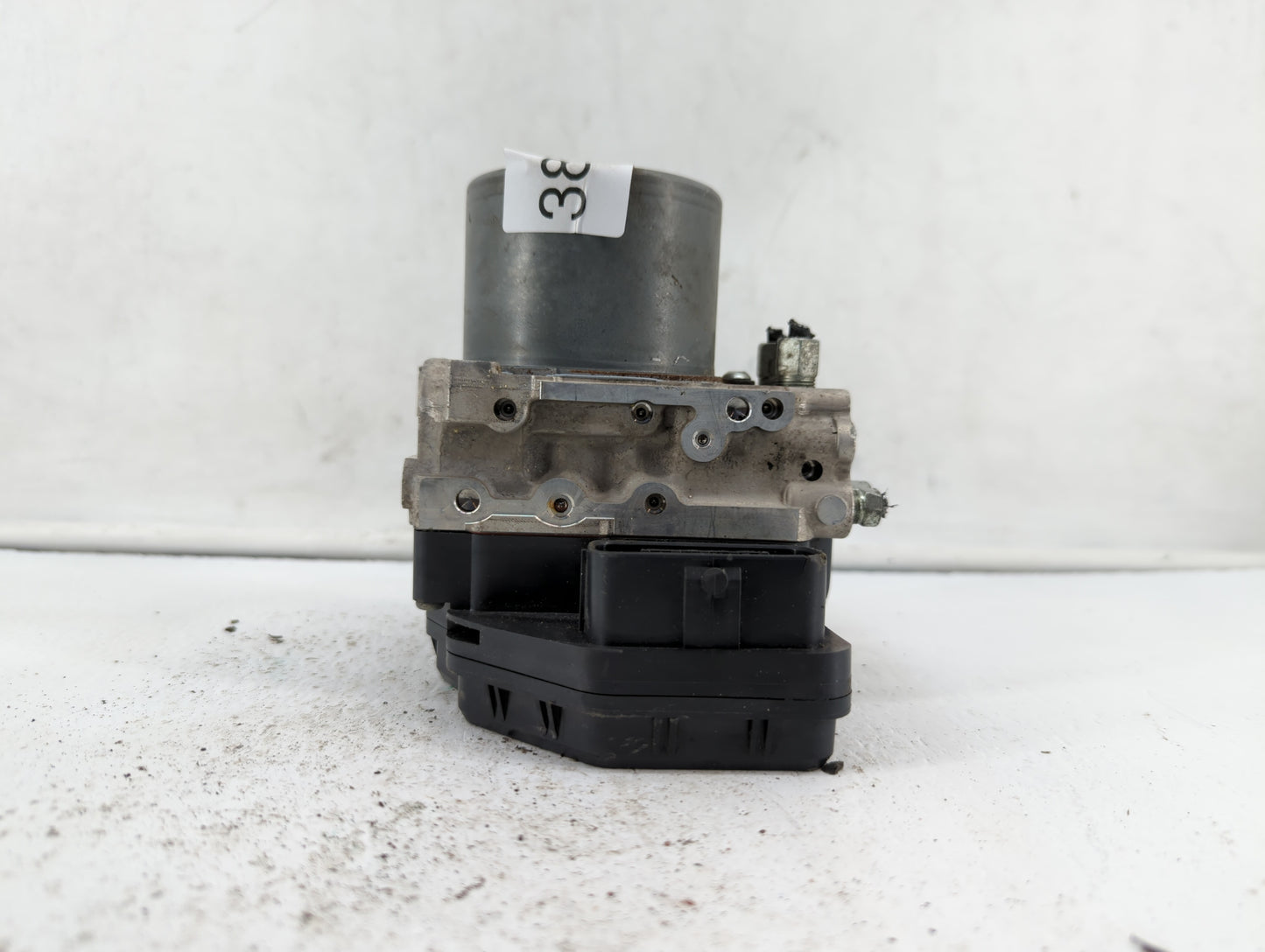 2016-2017 Infiniti Q50 ABS Pump Control Module Replacement P/N:47660 4GH0A 47660 4GK0A Fits Fits 2016 2017 OEM Used Auto Par