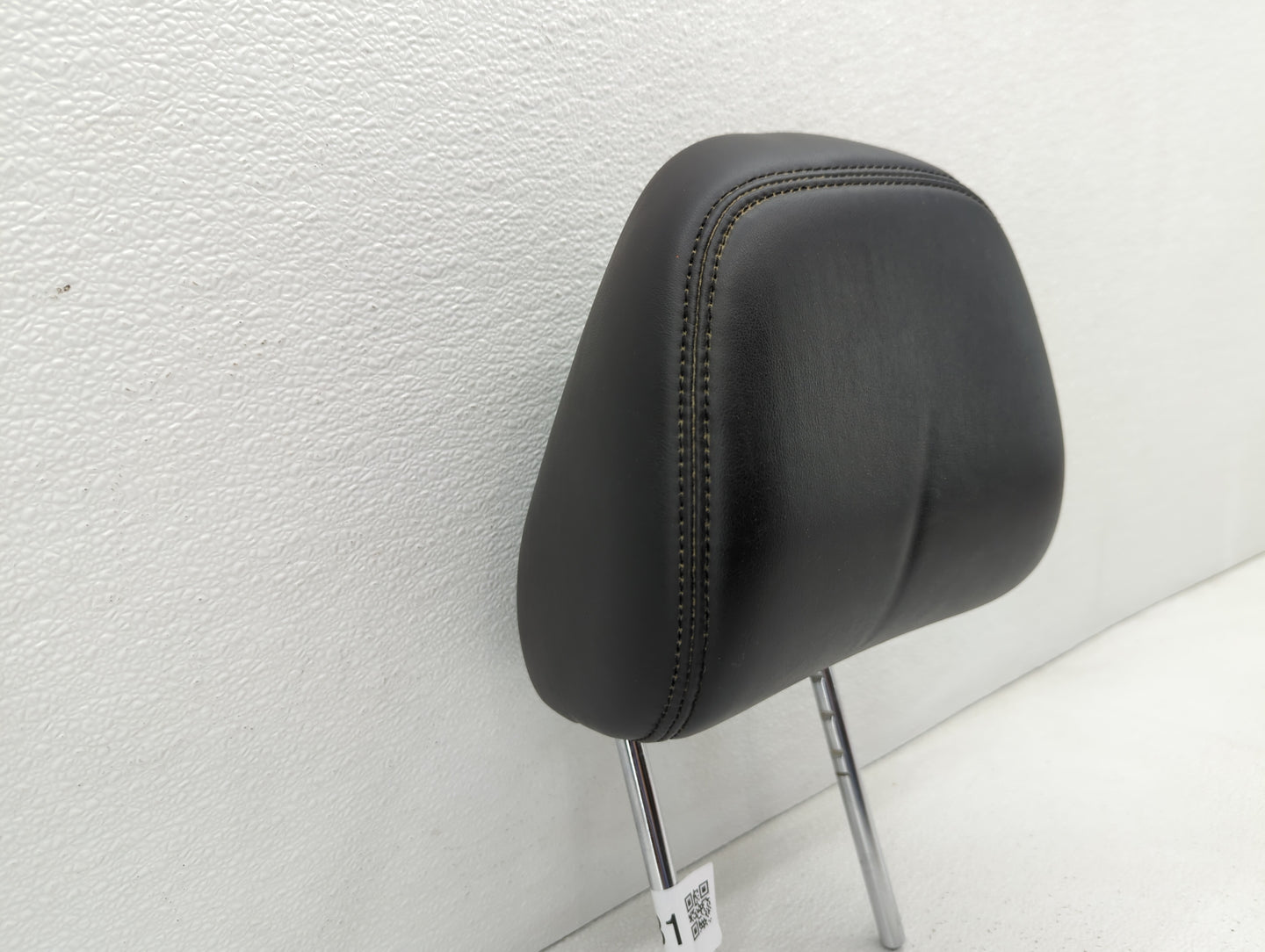 2017-2018 Infiniti Q50 Headrest Head Rest Front Driver Passenger Seat - Oemusedautoparts1.com