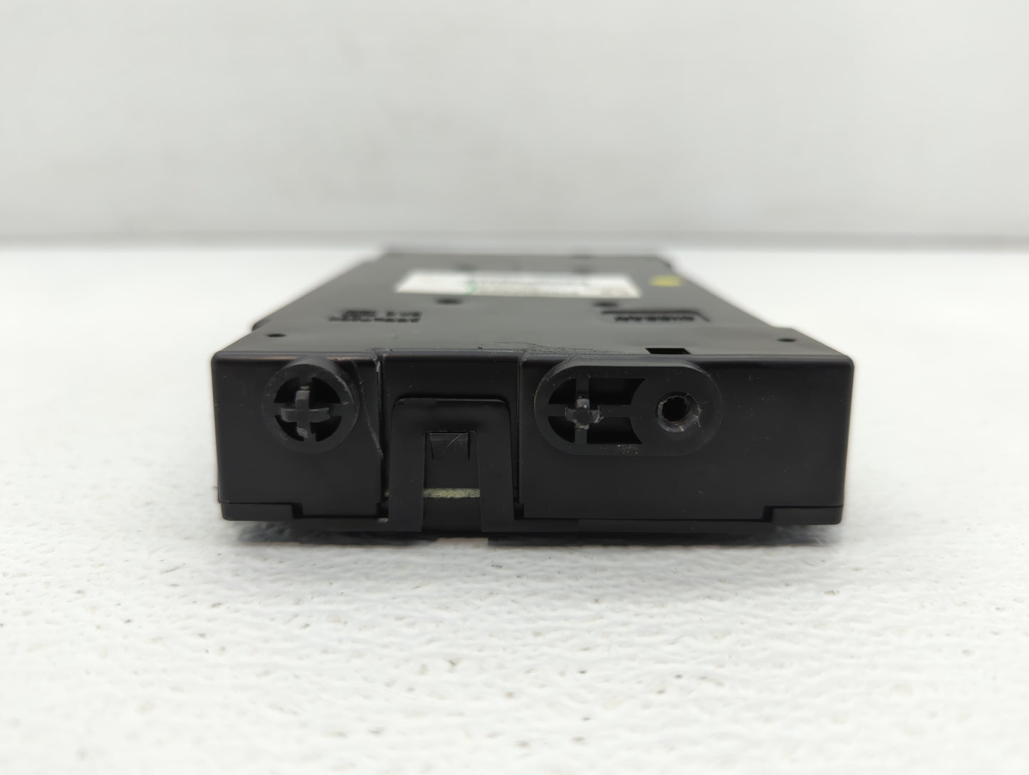 2016-2018 Infiniti Q50 Am Fm Cd Player Radio Receiver - Oemusedautoparts1.com