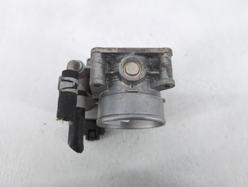 2016-2020 Infiniti Q50 Throttle Body P/N:RME60-52 Fits Fits 2016 2017 2018 2019 2020 OEM Used Auto Parts