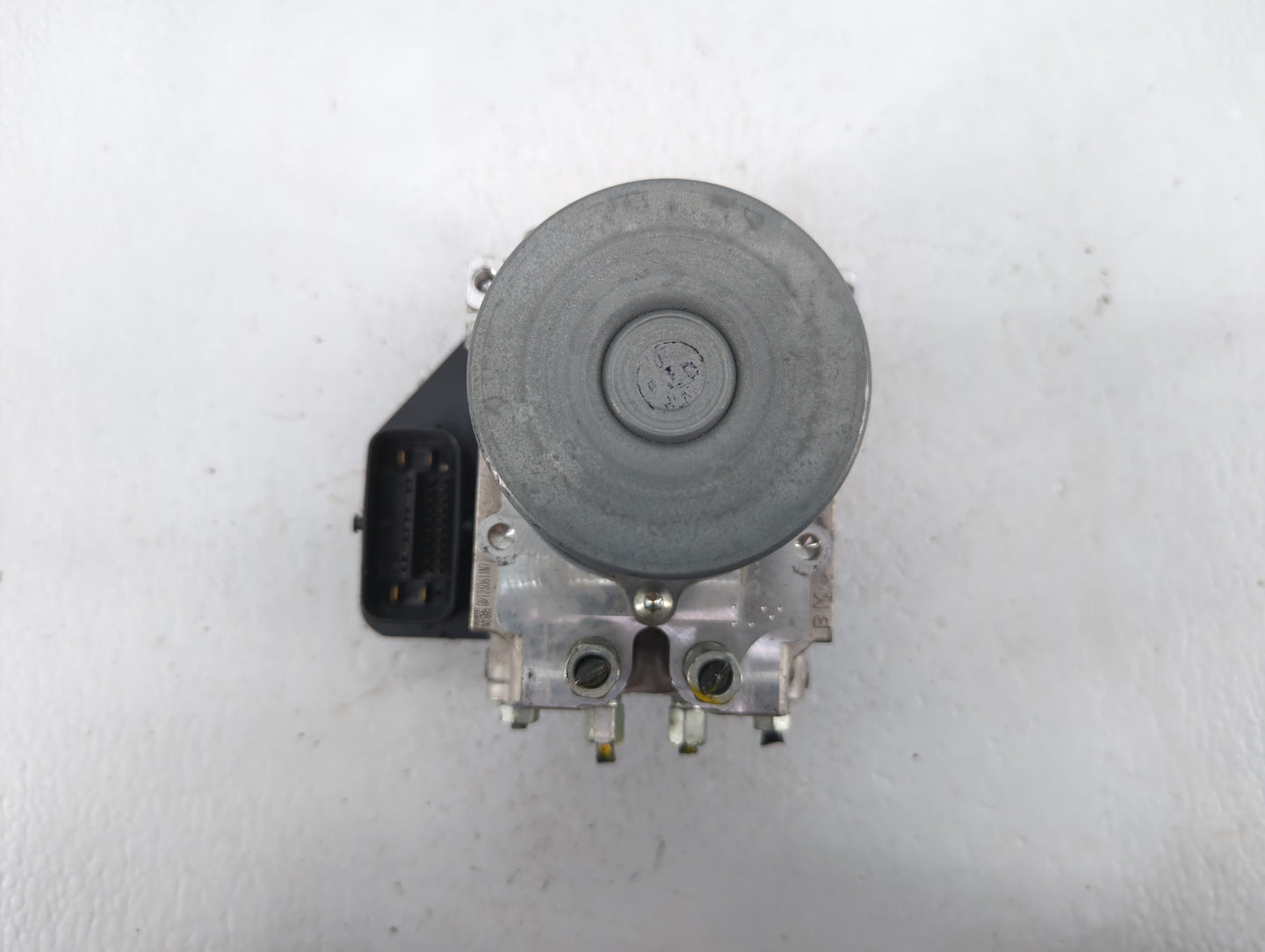 2016-2017 Infiniti Q50 ABS Pump Control Module Replacement P/N:133000-0782 47660 4GH0A Fits Fits 2016 2017 OEM Used Auto Par
