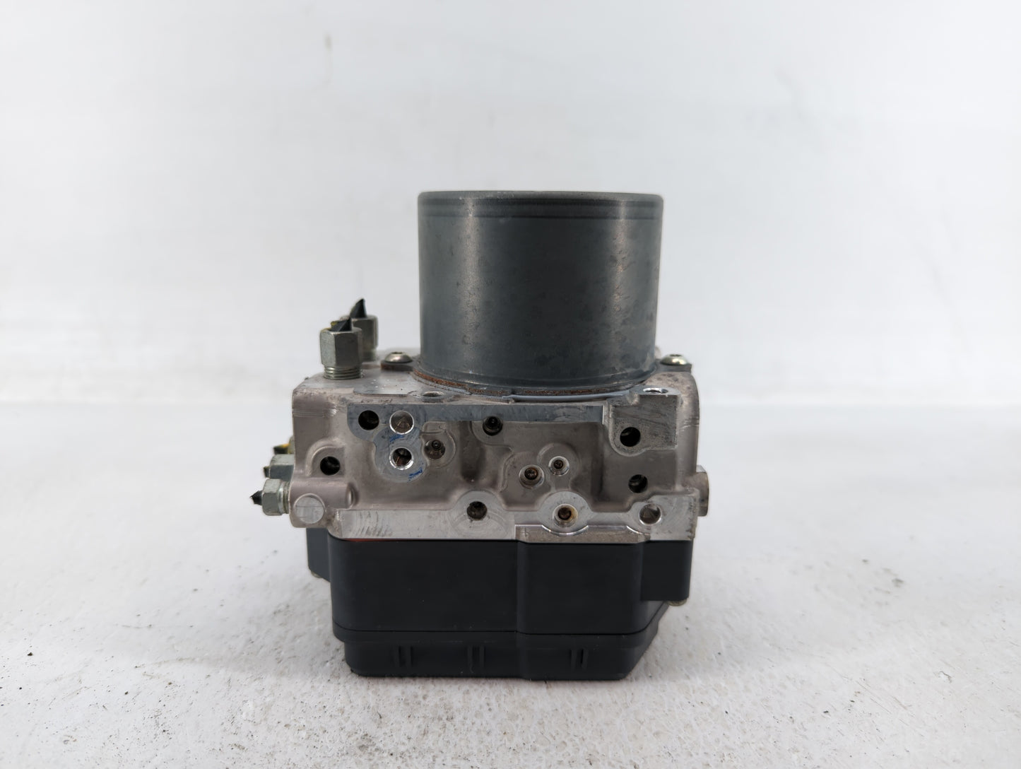 2016-2017 Infiniti Q50 ABS Pump Control Module Replacement P/N:133000-0782 47660 4GH0A Fits Fits 2016 2017 OEM Used Auto Par