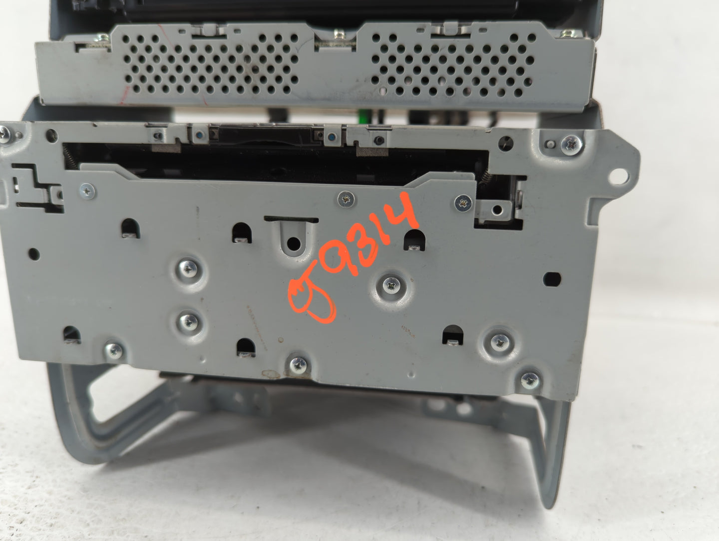 2014-2018 Infiniti Q50 Am Fm Cd Player Radio Receiver - Oemusedautoparts1.com