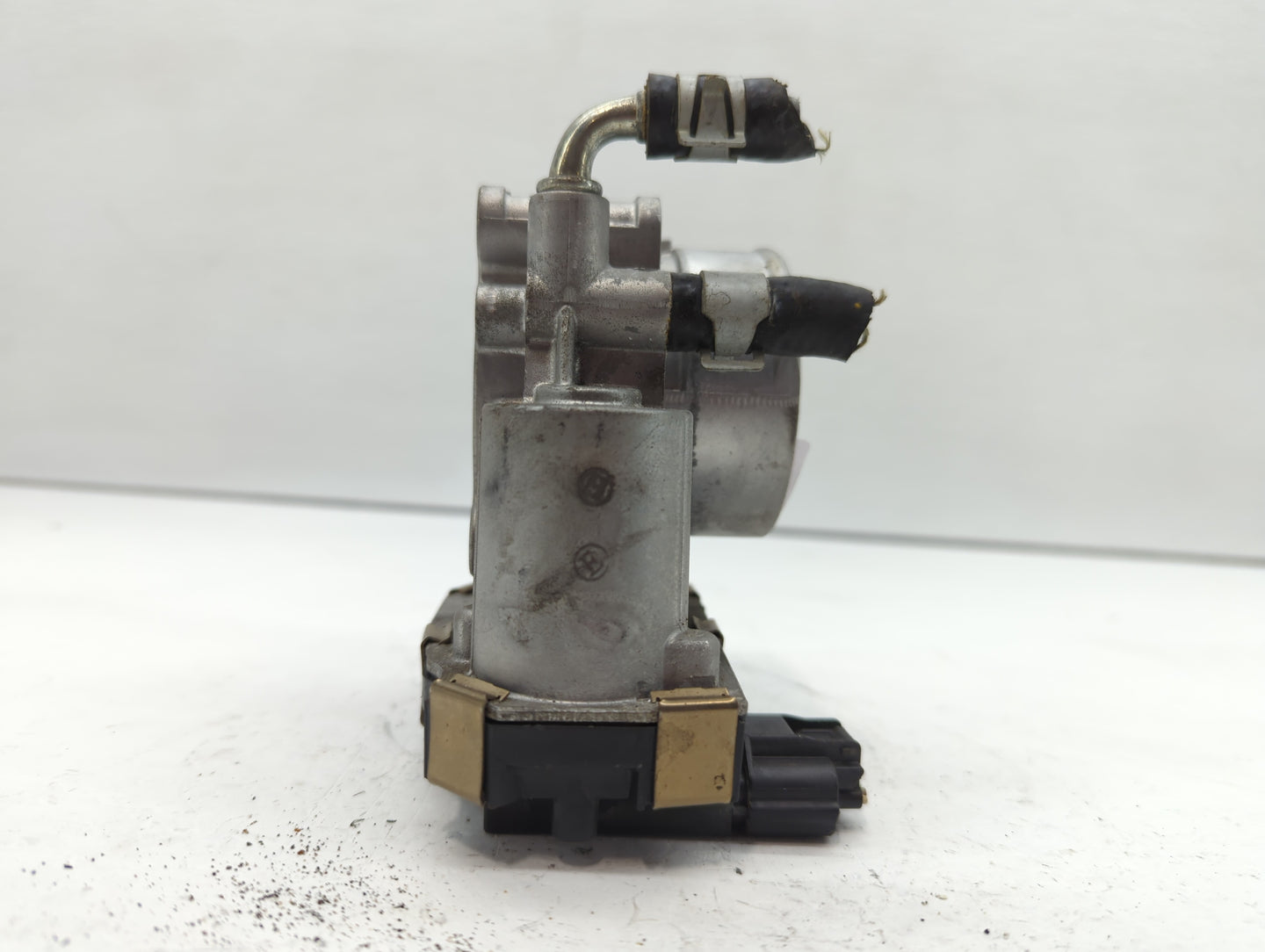2016-2020 Infiniti Q50 Throttle Body P/N:RME60-52 Fits Fits 2016 2017 2018 2019 2020 OEM Used Auto Parts - Oemusedautoparts1