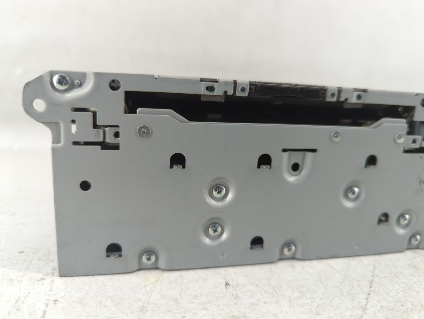 2016-2018 Infiniti Q50 Am Fm Cd Player Radio Receiver - Oemusedautoparts1.com