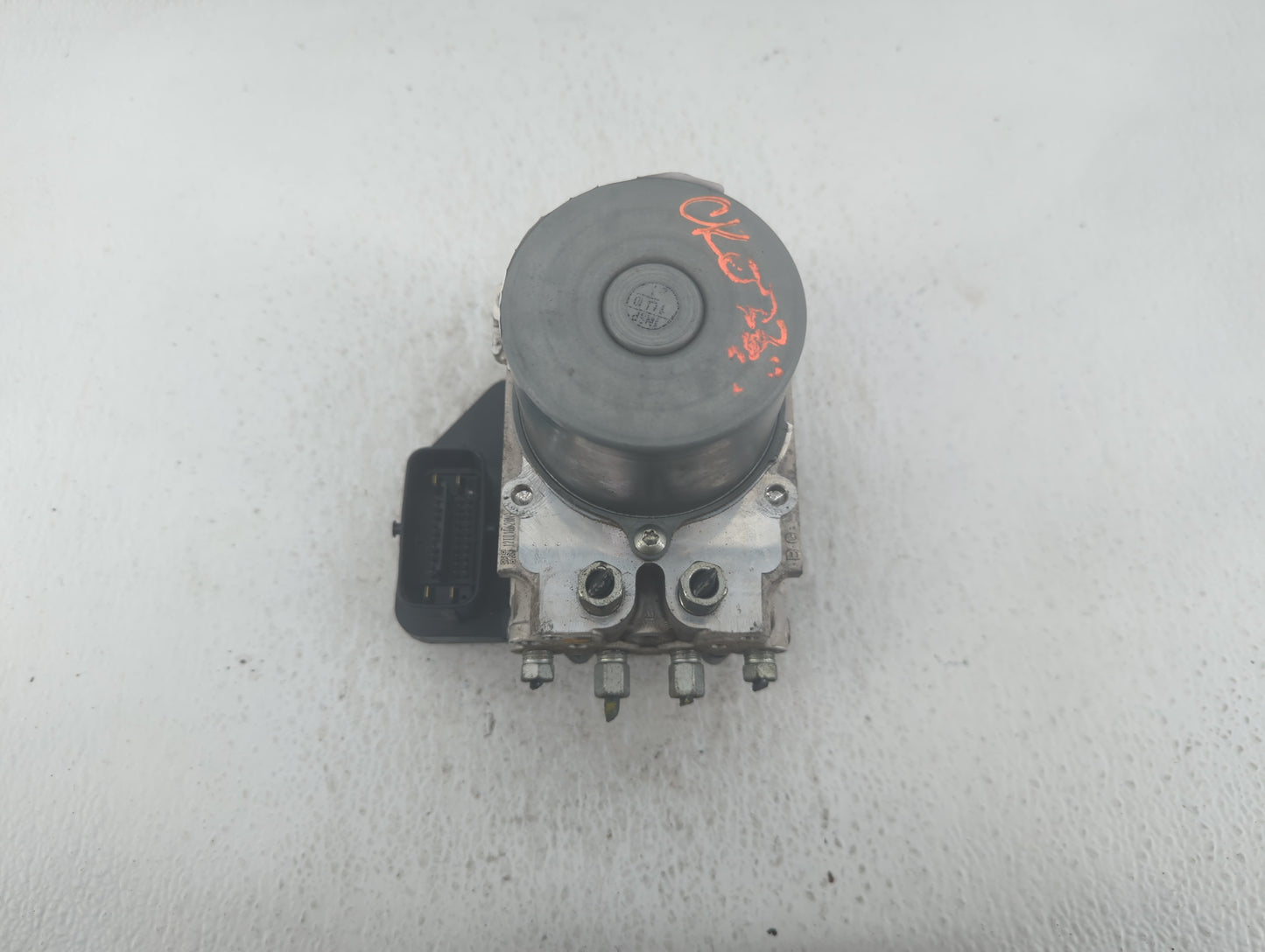 2016-2017 Infiniti Q50 ABS Pump Control Module Replacement P/N:47660 4GK0A Fits Fits 2016 2017 OEM Used Auto Parts - Oemused
