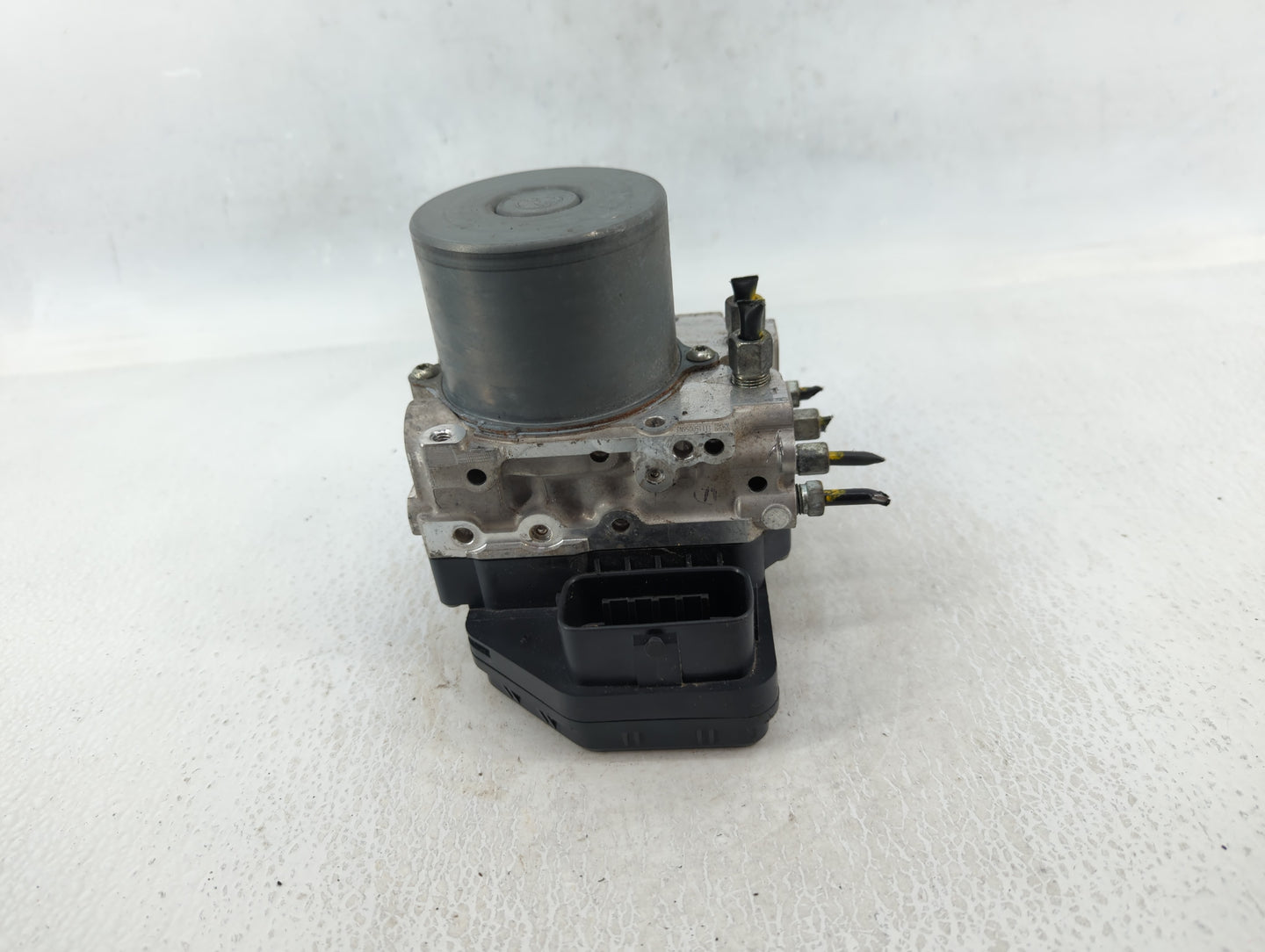2016-2017 Infiniti Q50 ABS Pump Control Module Replacement P/N:133000-0802 47660 4GK0A Fits Fits 2016 2017 OEM Used Auto Par