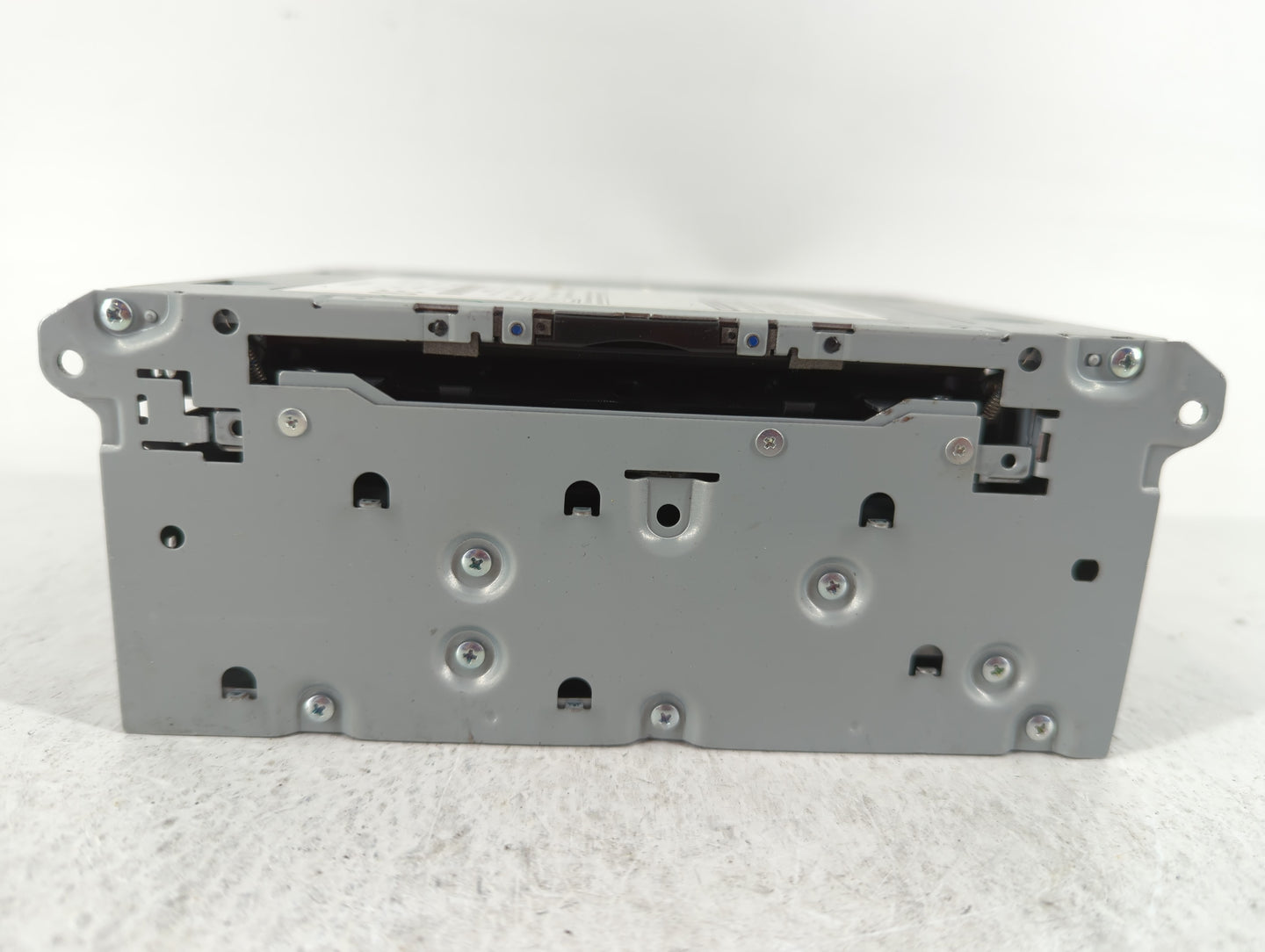 2016-2018 Infiniti Q50 Am Fm Cd Player Radio Receiver 642113 - Oemusedautoparts1.com