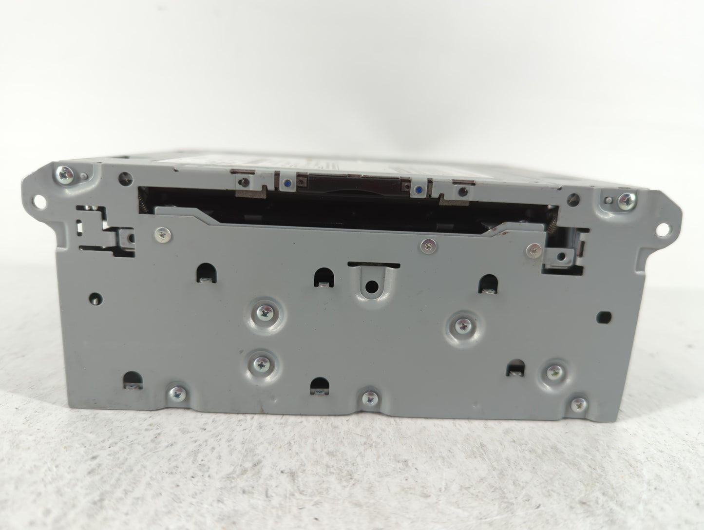 2016-2018 Infiniti Q50 Am Fm Cd Player Radio Receiver 642113 - Oemusedautoparts1.com