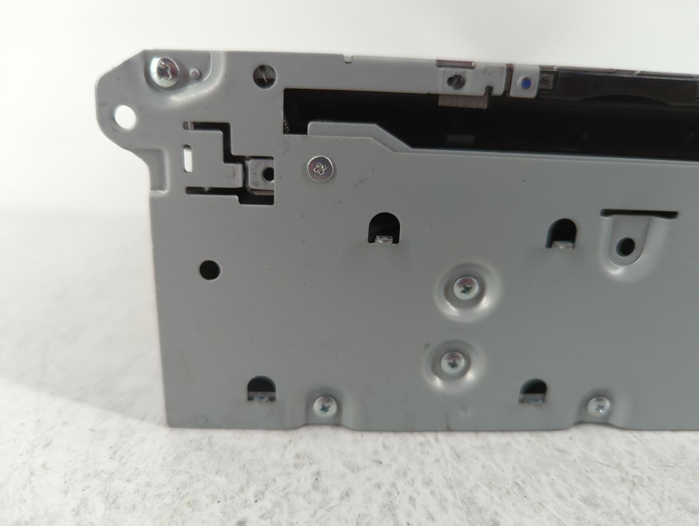 2016-2018 Infiniti Q50 Am Fm Cd Player Radio Receiver 642113 - Oemusedautoparts1.com