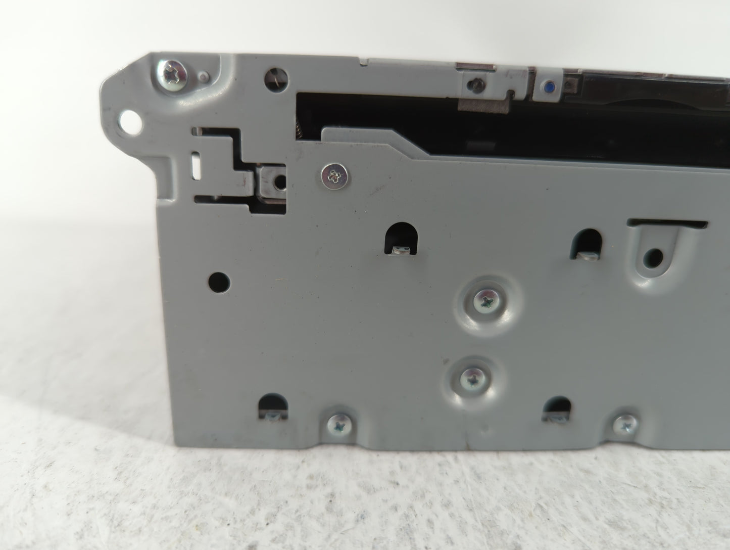 2016-2018 Infiniti Q50 Am Fm Cd Player Radio Receiver 642113 - Oemusedautoparts1.com