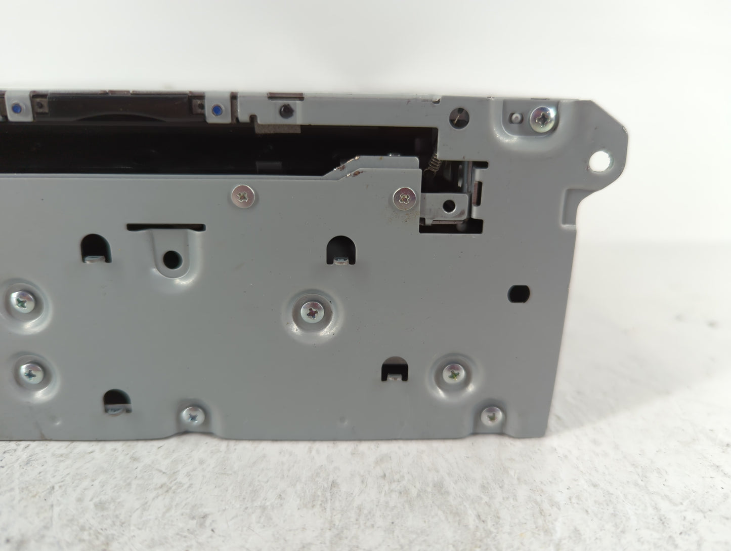 2016-2018 Infiniti Q50 Am Fm Cd Player Radio Receiver 642113 - Oemusedautoparts1.com
