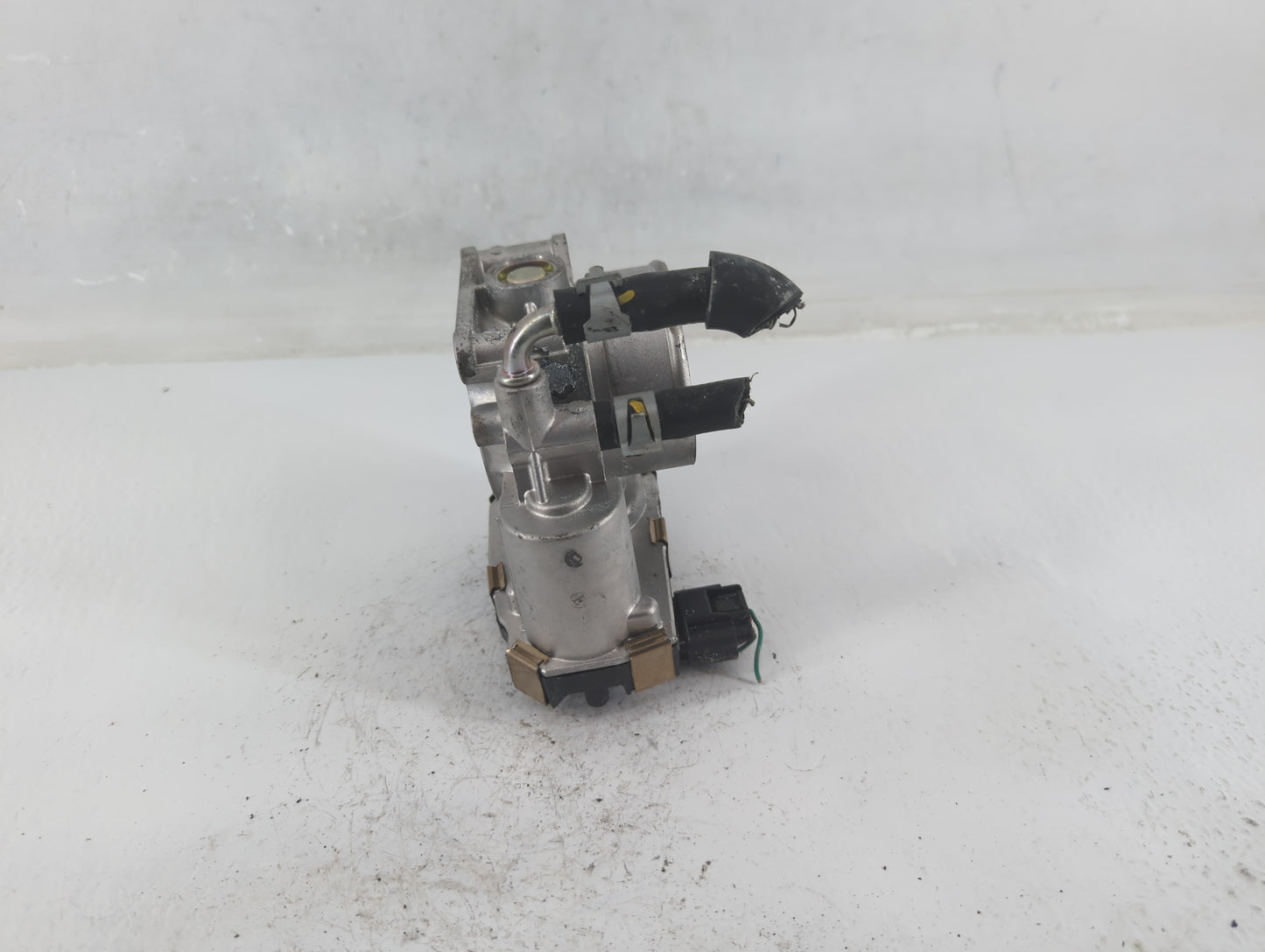 2016-2020 Infiniti Q50 Throttle Body P/N:8Y06 RME60-52 Fits Fits 2016 2017 2018 2019 2020 OEM Used Auto Parts - Oemusedautop