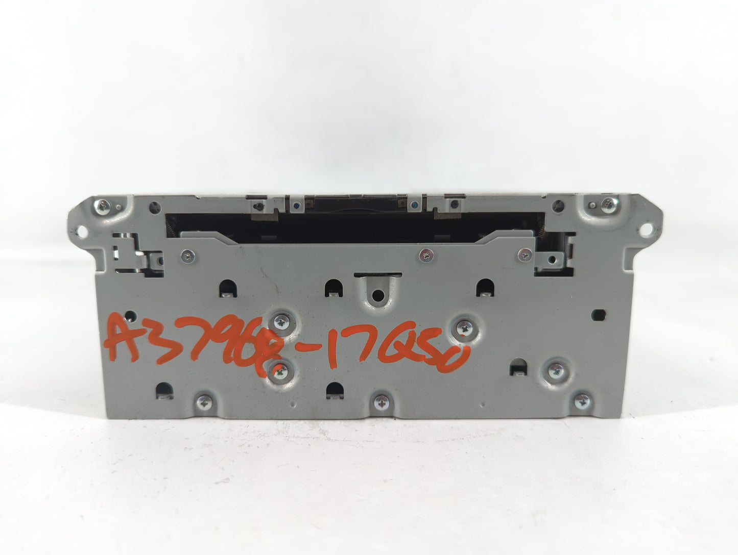 2016-2018 Infiniti Q50 Am Fm Cd Player Radio Receiver - Oemusedautoparts1.com