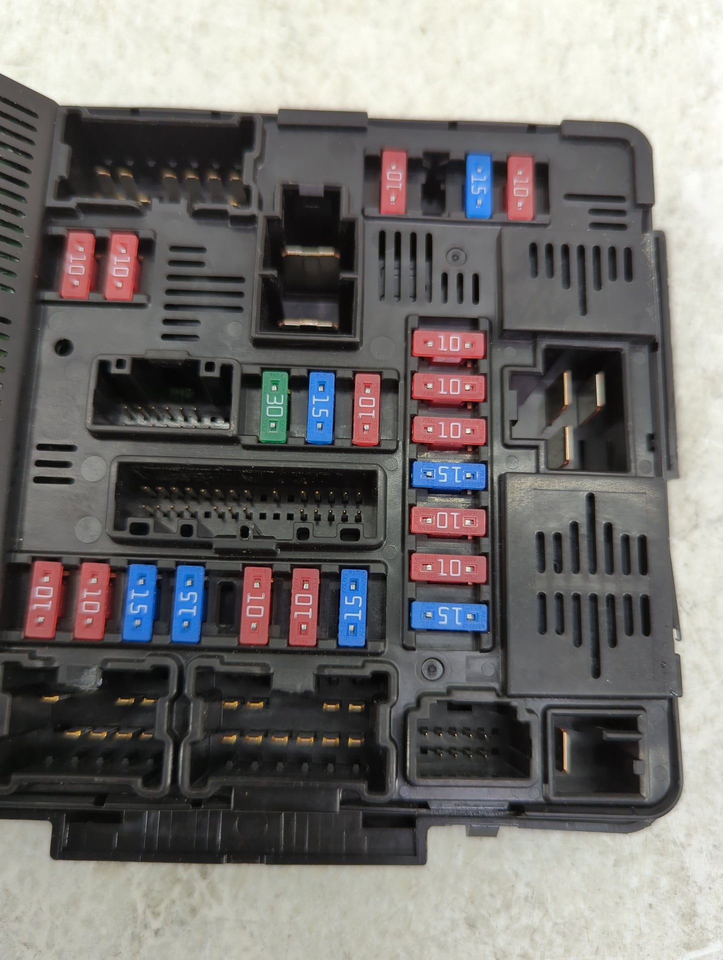 2017-2020 Infiniti Q60 Fusebox Fuse Box Panel Relay Module Fits Fits 2014 2015 2016 2017 2018 2019 2020 OEM Used Auto Parts 
