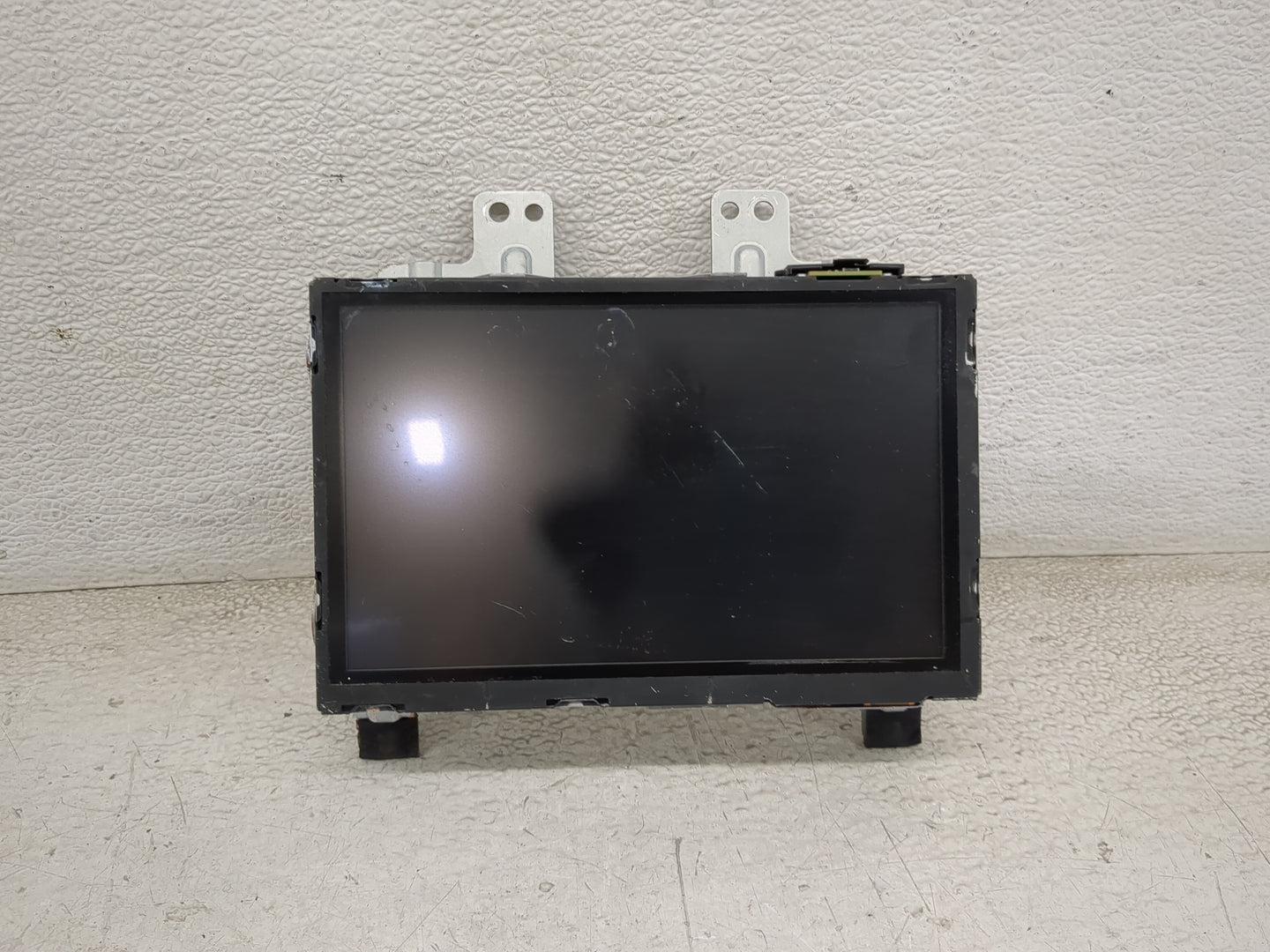 2017-2017 Infiniti Q60 Information Display Screen - Oemusedautoparts1.com