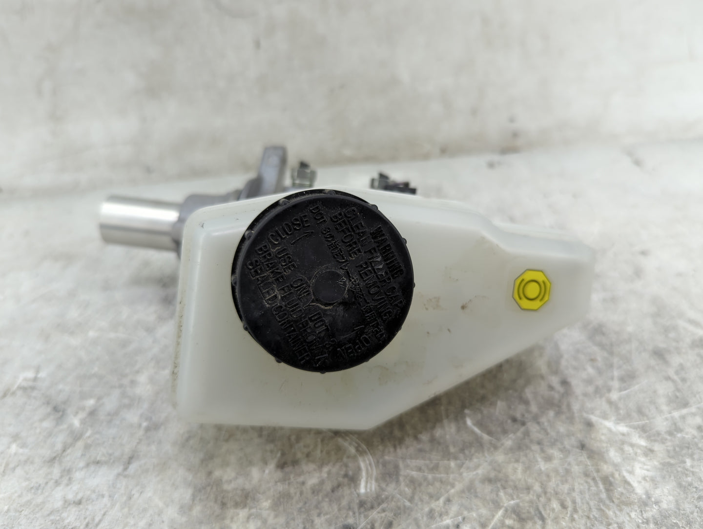2017 Infiniti Q60 Brake Master Cylinder - Oemusedautoparts1.com