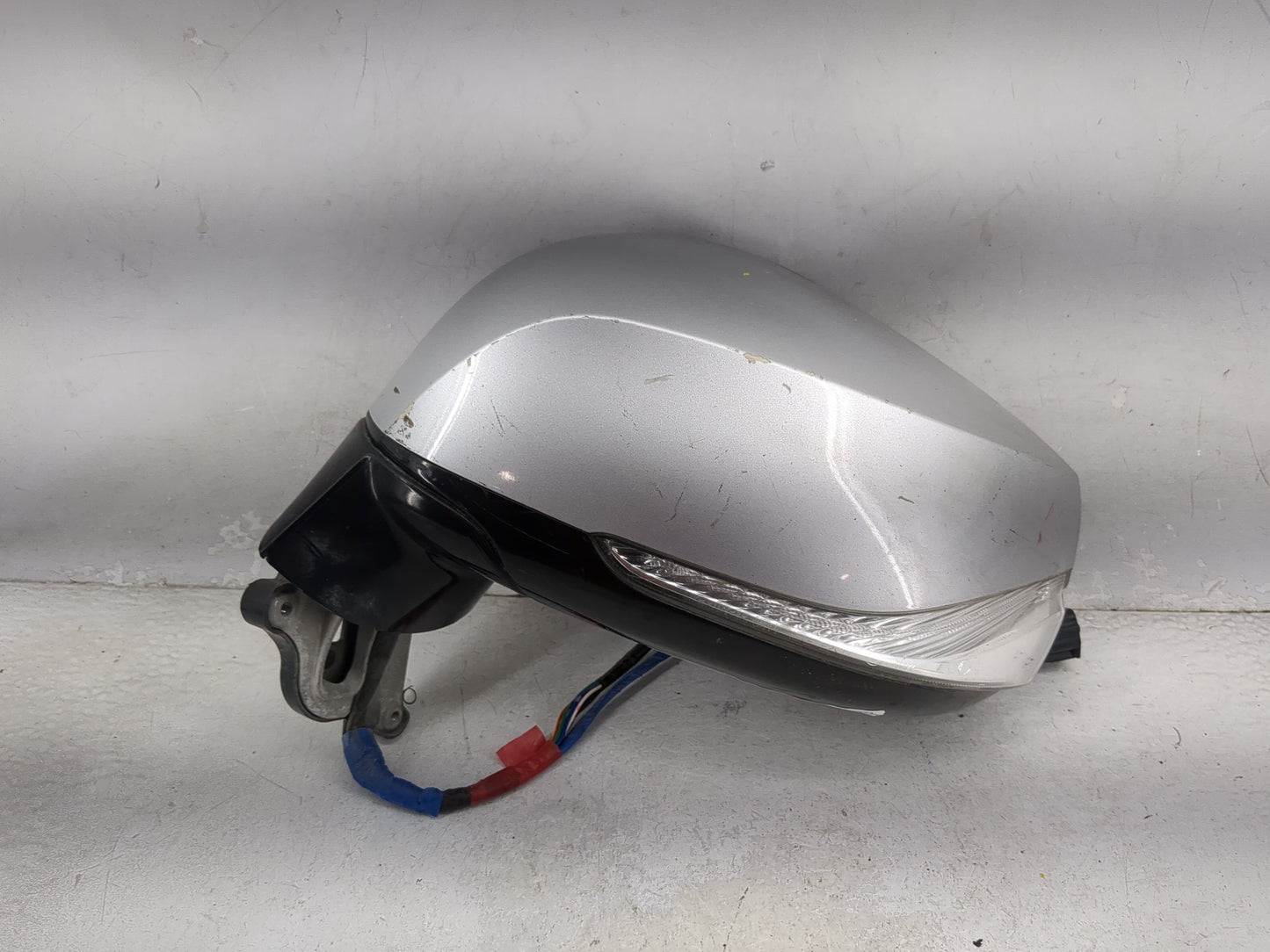 2017-2020 Infiniti Q60 Driver Side View Mirror - Left Door Mirror OEM Used - Oemusedautoparts1.com