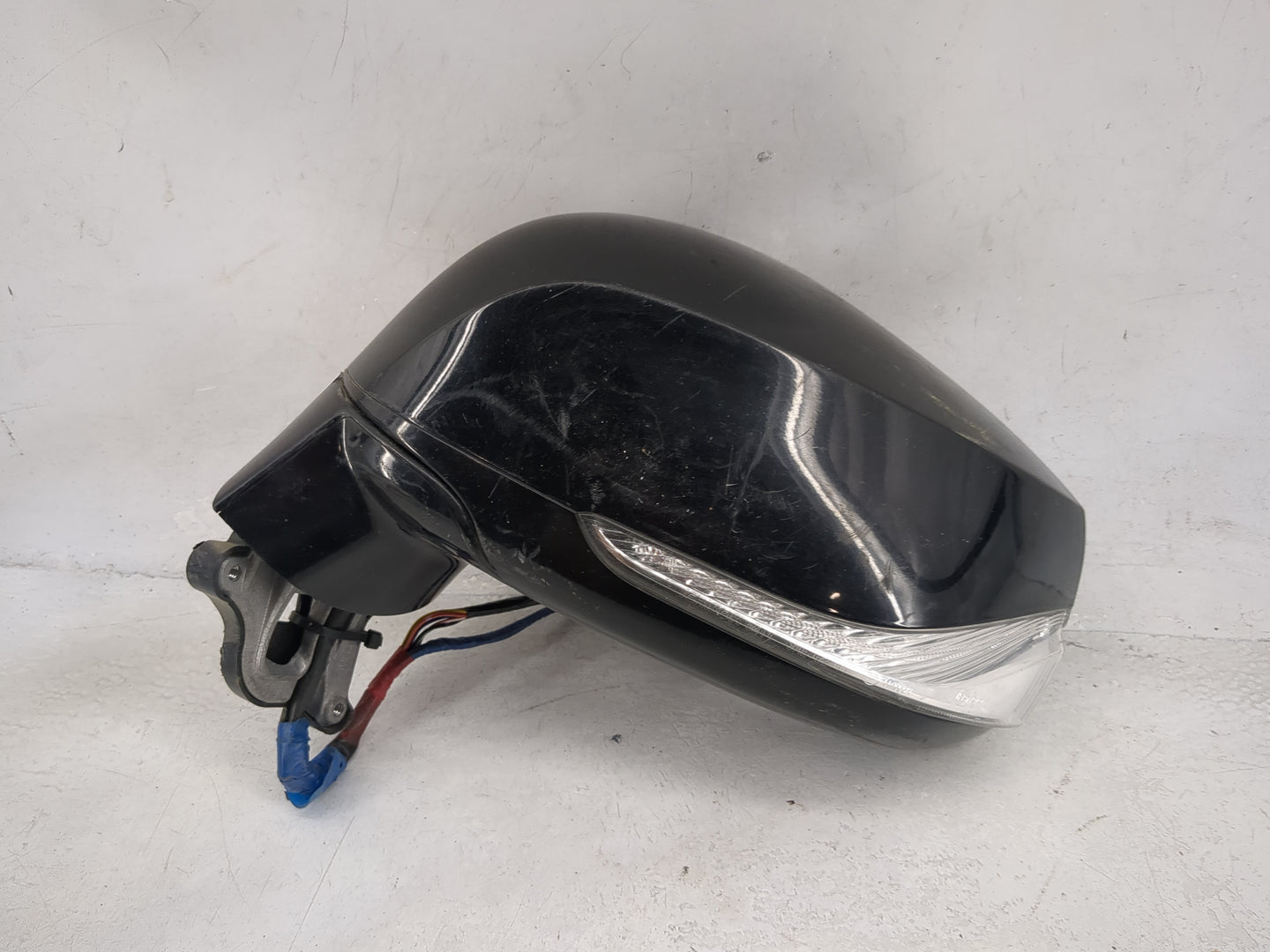 2017-2020 Infiniti Q60 Driver Side View Mirror - Left Door Mirror OEM Used - Oemusedautoparts1.com
