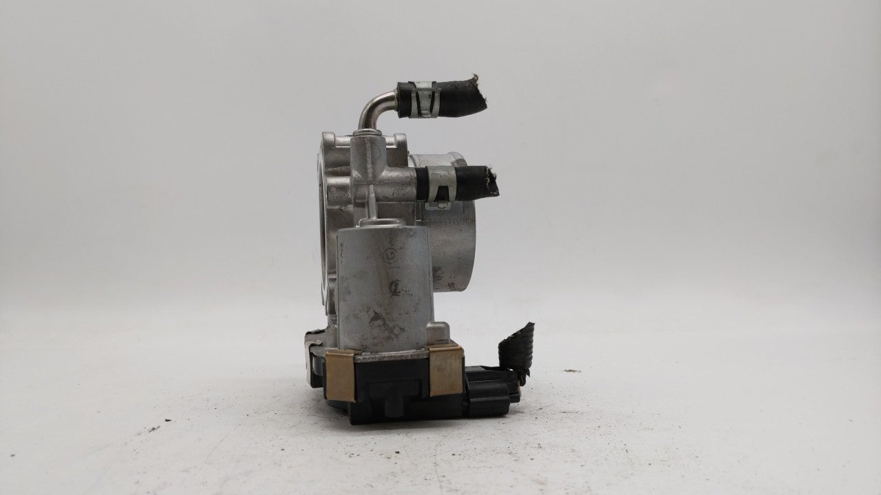 2017-2018 Infiniti Q60 Throttle Body P/N:RME60-52 Fits Fits 2016 2017 2018 OEM Used Auto Parts - Oemusedautoparts1.com