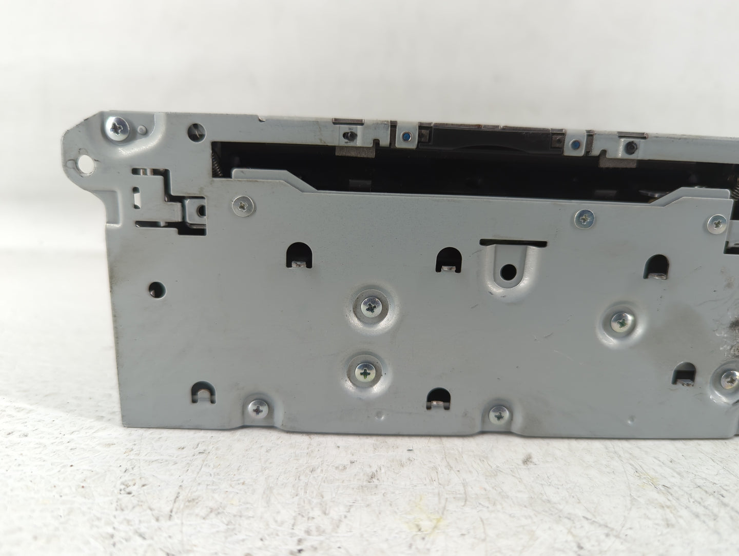2017-2020 Infiniti Q60 Am Fm Cd Player Radio Receiver - Oemusedautoparts1.com