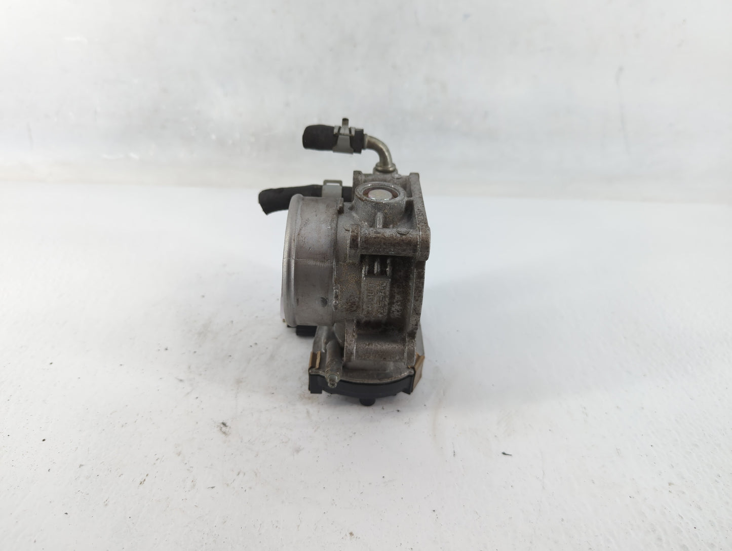 2017-2020 Infiniti Q60 Throttle Body P/N:RME60-52 Fits Fits 2016 2017 2018 2019 2020 OEM Used Auto Parts - Oemusedautoparts1