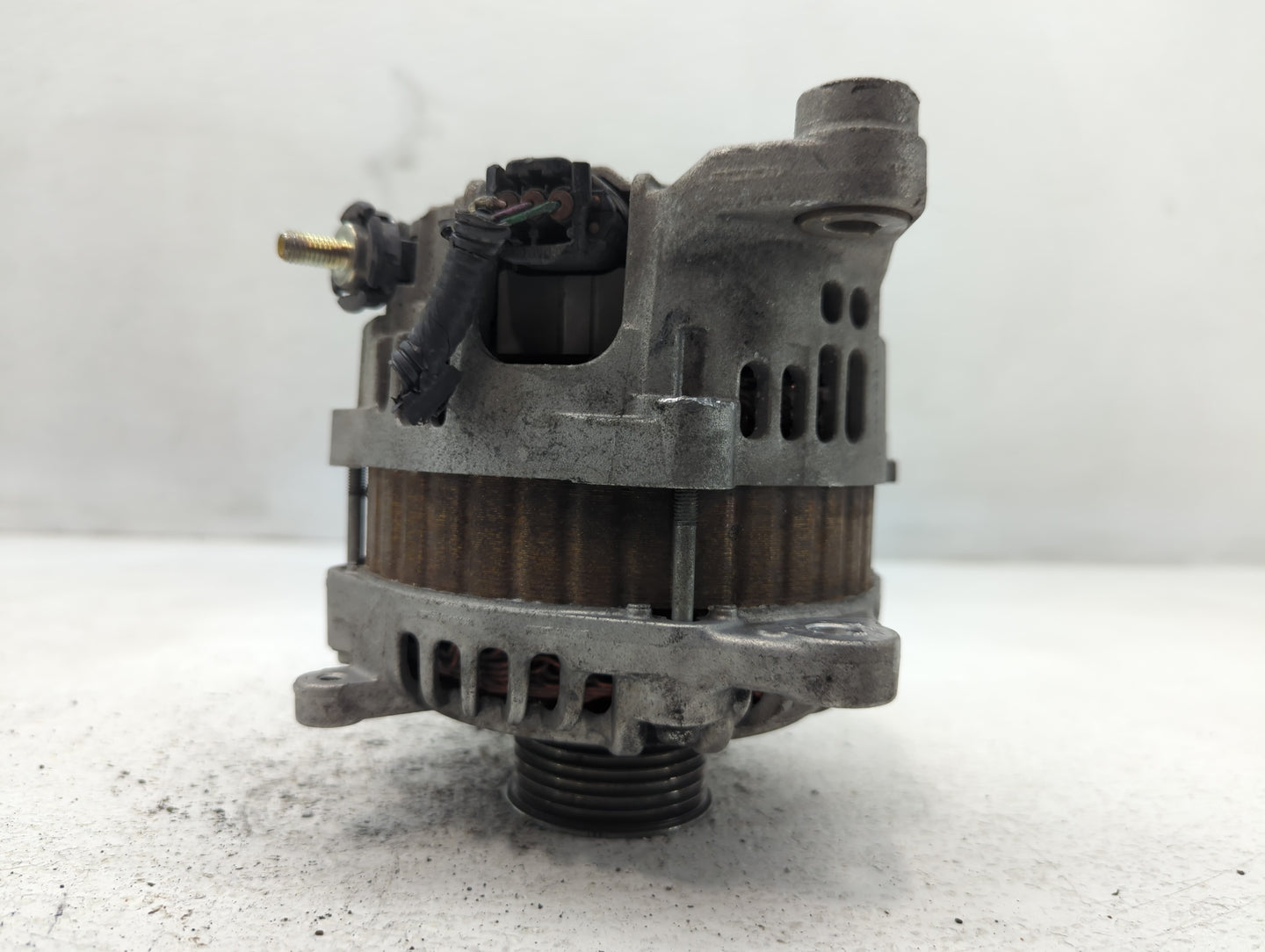 2017-2020 Infiniti Q60 Alternator Replacement Generator Charging Assembly Engine OEM P/N:23100 4HK6A Fits OEM Used Auto Part