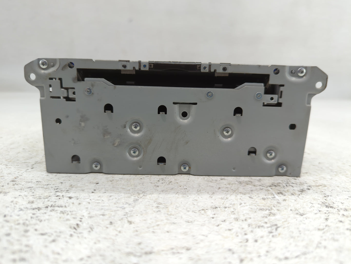 2017-2020 Infiniti Q60 Am Fm Cd Player Radio Receiver - Oemusedautoparts1.com