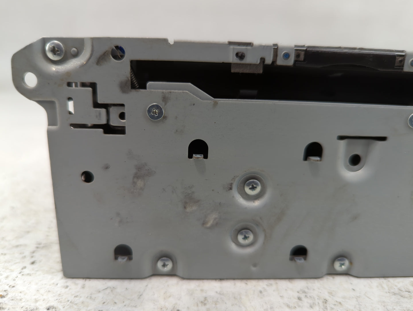 2017-2020 Infiniti Q60 Am Fm Cd Player Radio Receiver - Oemusedautoparts1.com