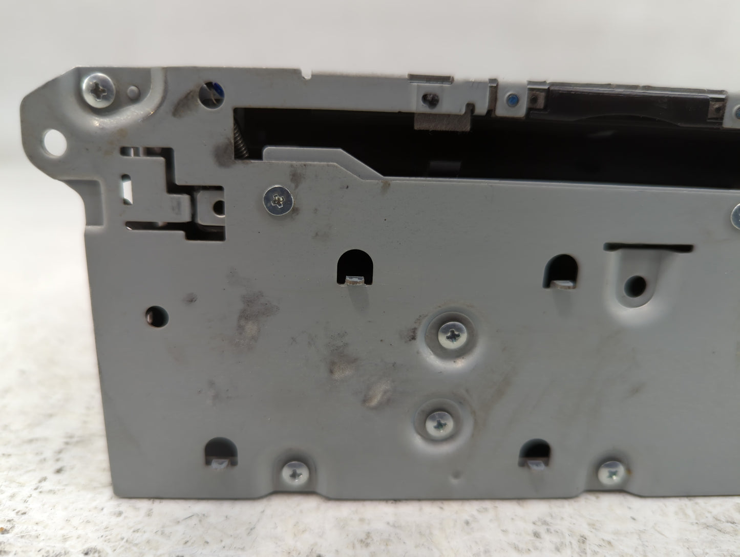 2017-2020 Infiniti Q60 Am Fm Cd Player Radio Receiver - Oemusedautoparts1.com
