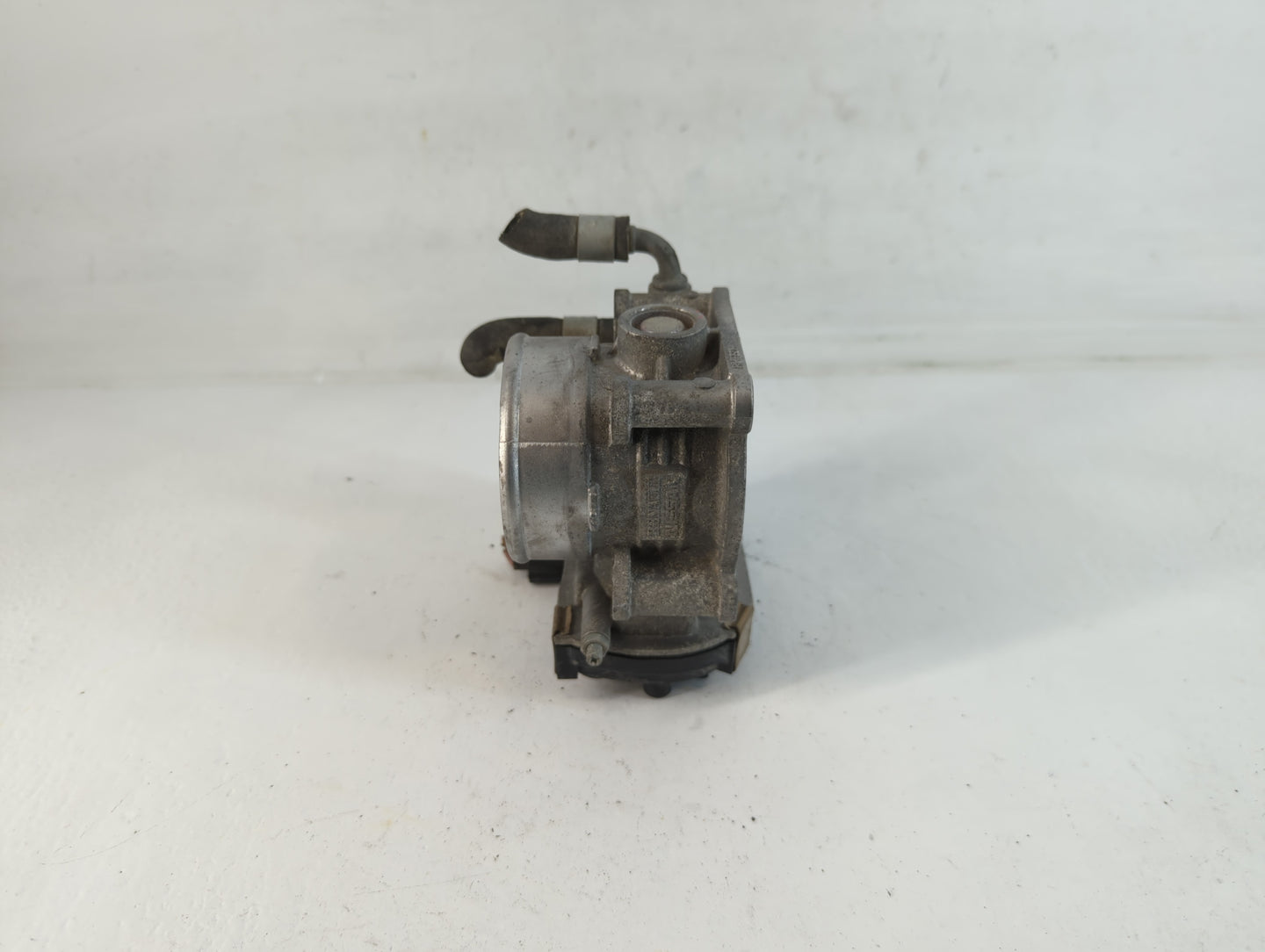2017-2020 Infiniti Q60 Throttle Body P/N:1701 RME60-52 Fits Fits 2016 2017 2018 2019 2020 OEM Used Auto Parts - Oemusedautop