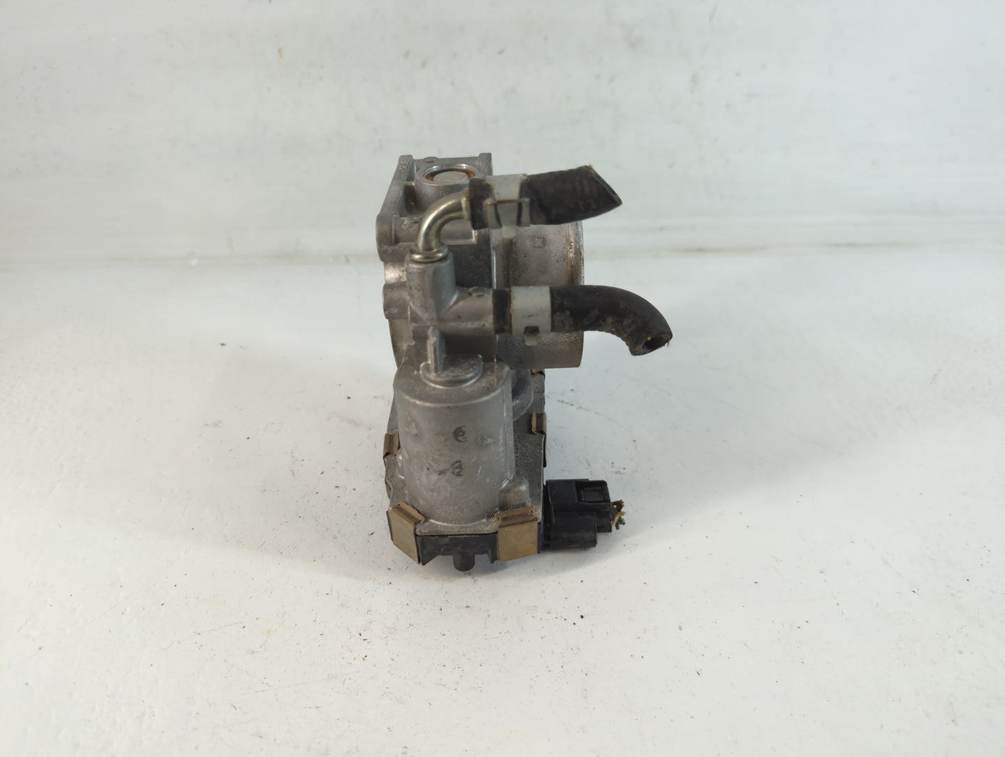 2017-2020 Infiniti Q60 Throttle Body P/N:1701 RME60-52 Fits Fits 2016 2017 2018 2019 2020 OEM Used Auto Parts - Oemusedautop