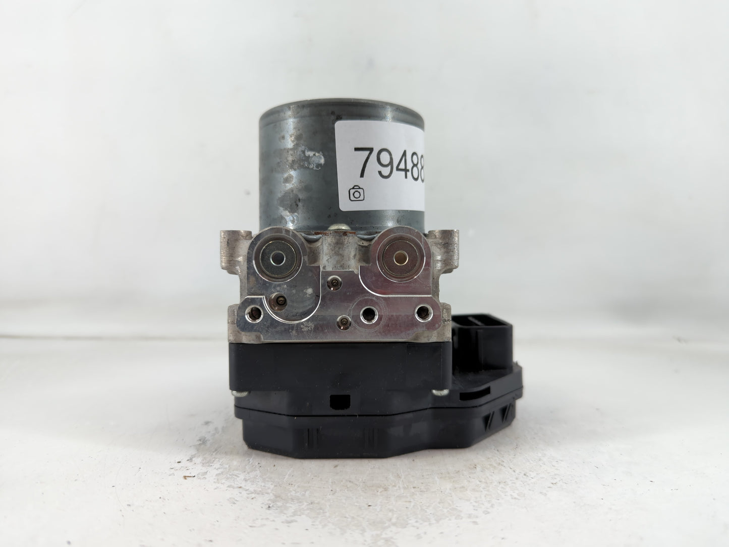 2017 Infiniti Q60 ABS Pump Control Module Replacement P/N:47660 5CA5A Fits OEM Used Auto Parts - Oemusedautoparts1.com