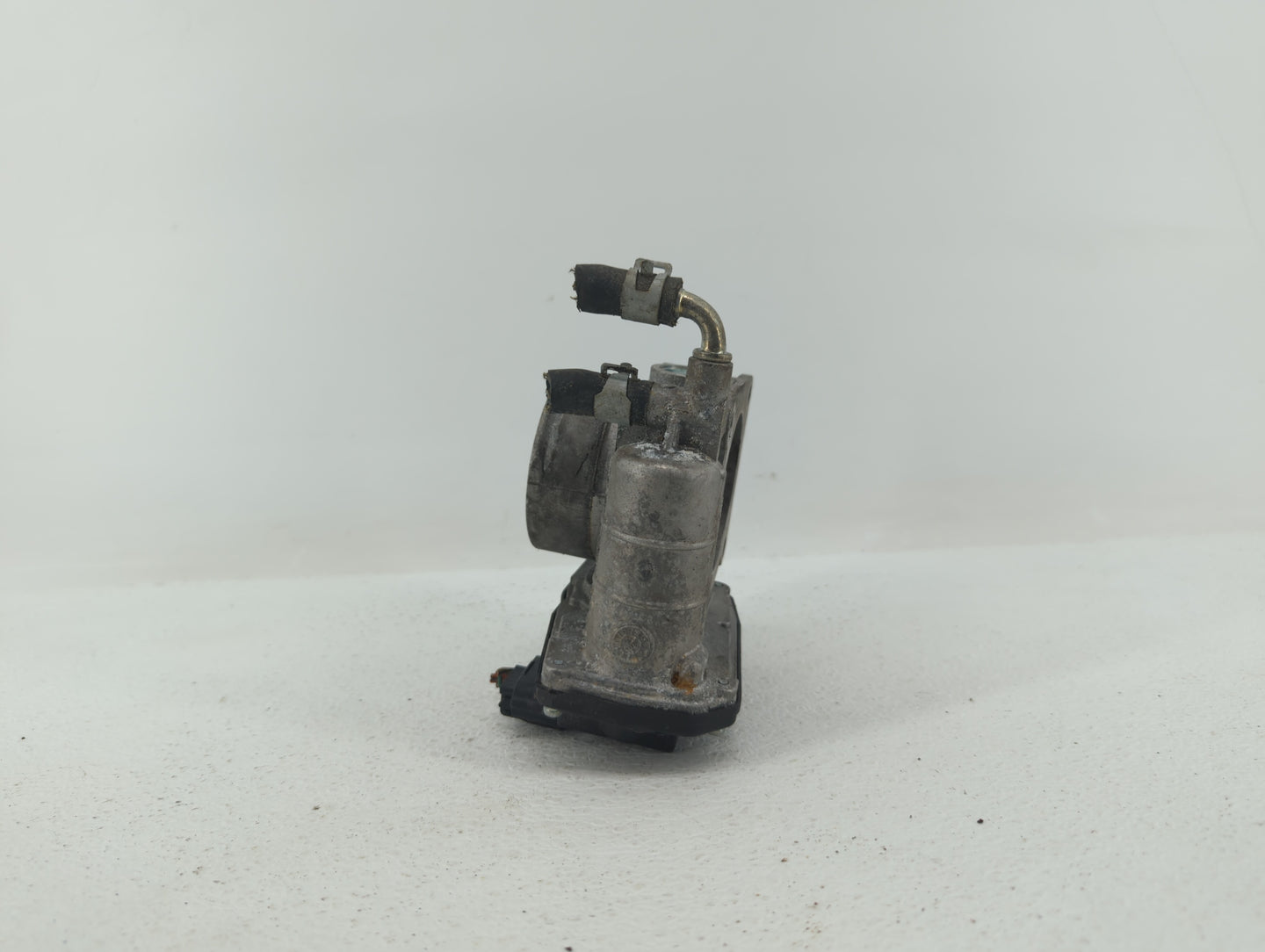 2014-2019 Infiniti Q70 Throttle Body P/N:RME60-21 RME60-12 Fits OEM Used Auto Parts - Oemusedautoparts1.com