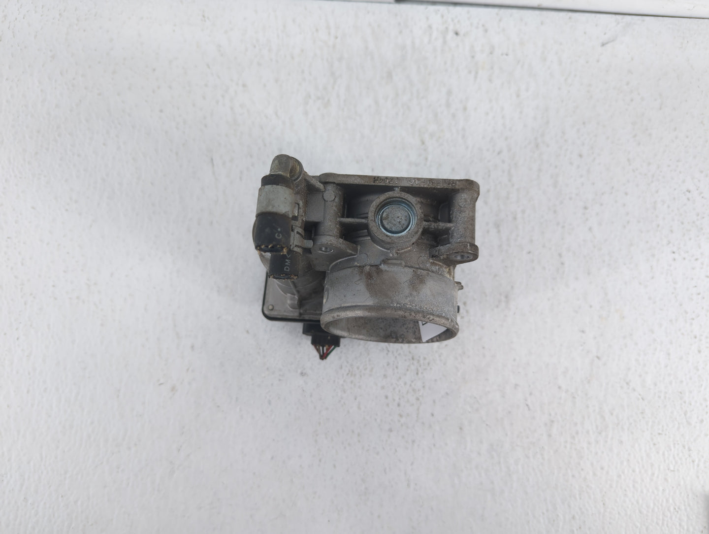2014-2019 Infiniti Q70 Throttle Body P/N:RME60-21 RME60-12 Fits OEM Used Auto Parts - Oemusedautoparts1.com