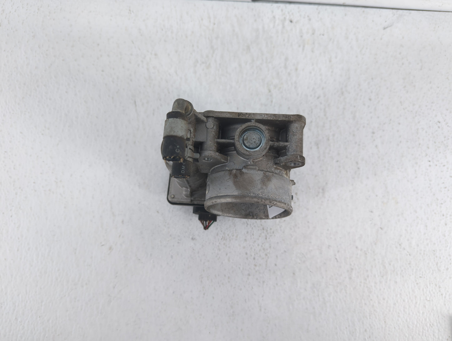2014-2019 Infiniti Q70 Throttle Body P/N:RME60-21 RME60-12 Fits OEM Used Auto Parts - Oemusedautoparts1.com