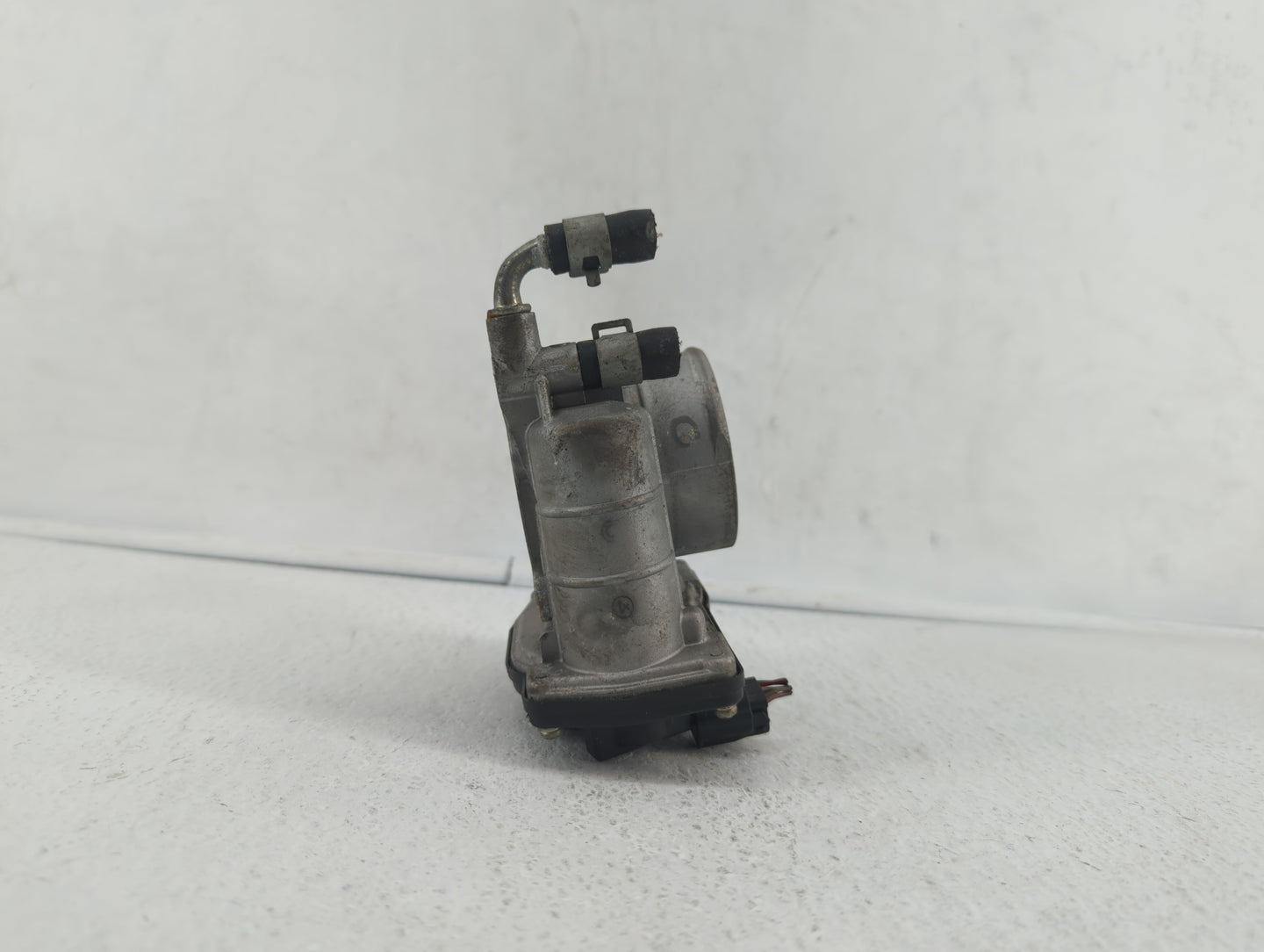2014-2019 Infiniti Q70 Throttle Body P/N:RME60-21 RME60-12 Fits OEM Used Auto Parts - Oemusedautoparts1.com