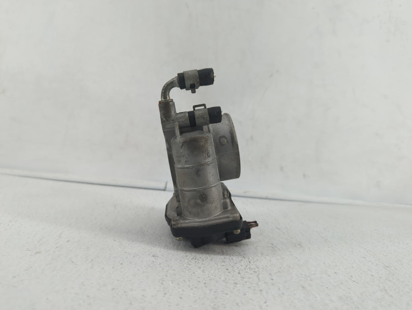 2014-2019 Infiniti Q70 Throttle Body P/N:RME60-21 RME60-12 Fits OEM Used Auto Parts - Oemusedautoparts1.com