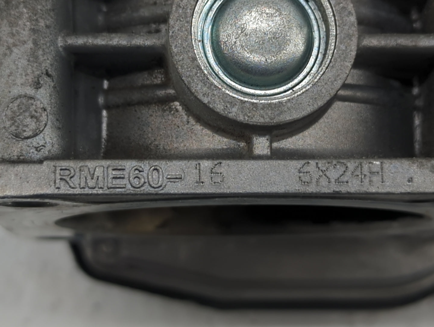 2014-2019 Infiniti Q70 Throttle Body P/N:RME60-21 RME60-12 Fits OEM Used Auto Parts - Oemusedautoparts1.com