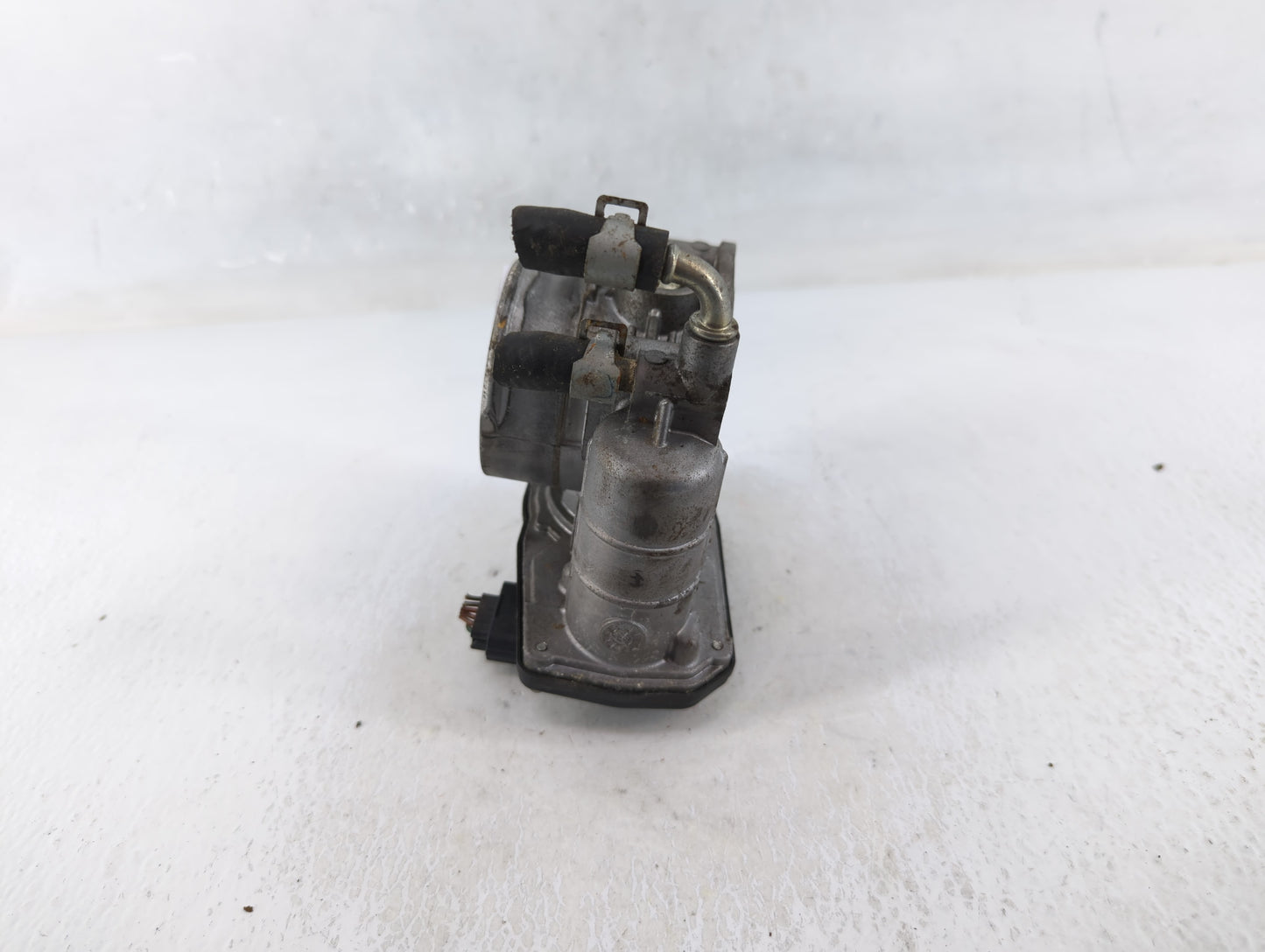 2014-2019 Infiniti Q70 Throttle Body P/N:6Y02H RME60-21 Fits OEM Used Auto Parts - Oemusedautoparts1.com